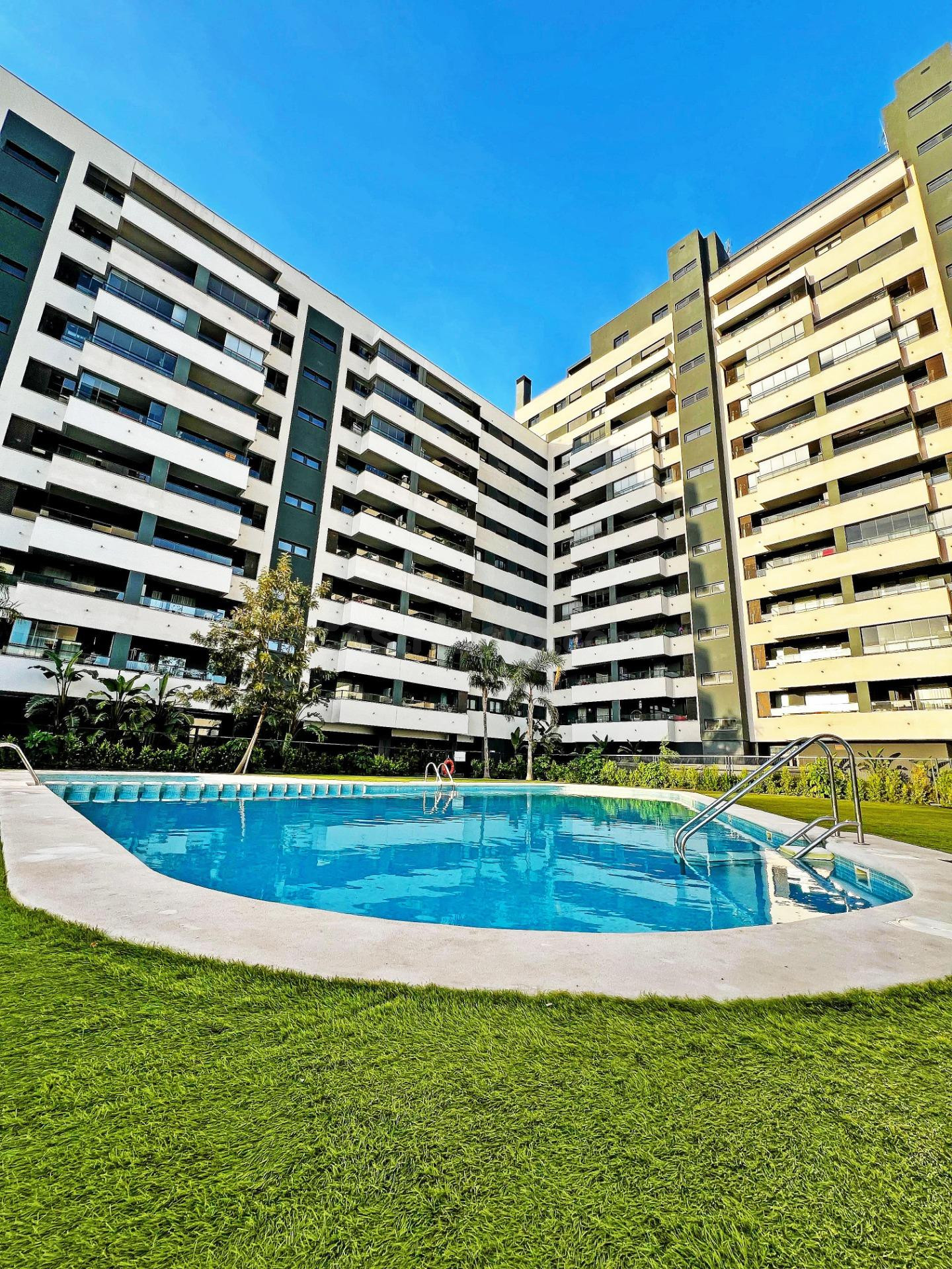 Apartamento seminuevo en urbanización cerrada en Valencia zo - foto 2