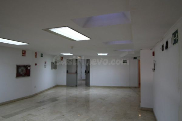 Oficina 591m² en alquiler - Sta. Marina - foto 5