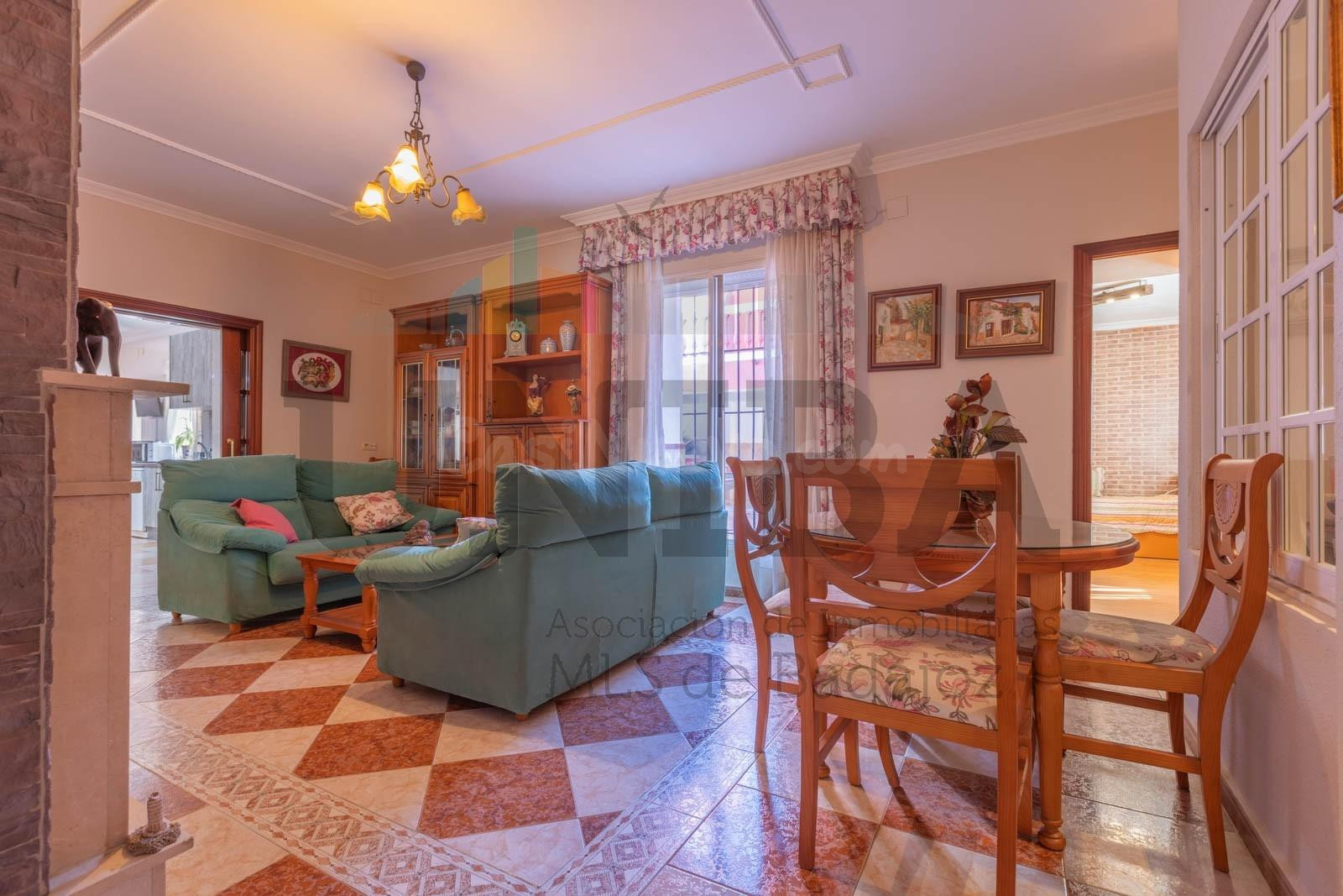 Precioso chalet a pocos minutos de Badajoz - foto 4