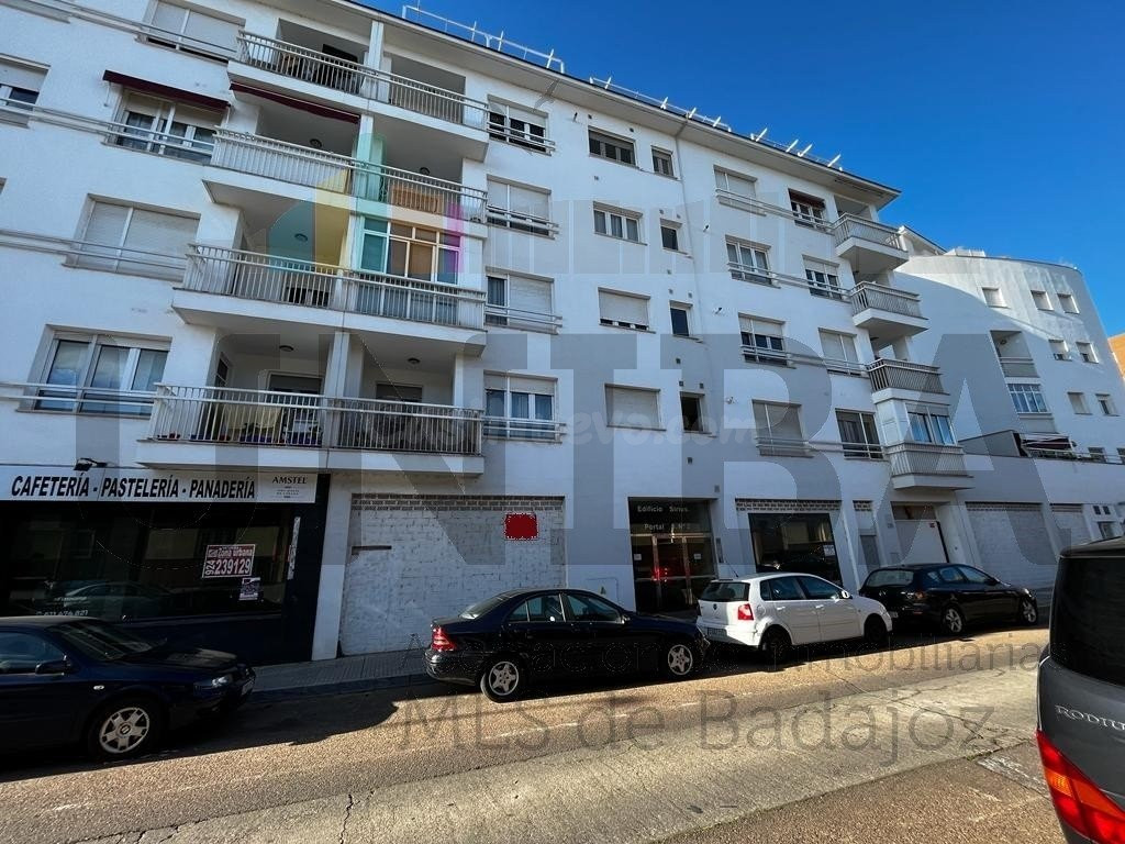 LOCAL EN VENTA Y EN ALQUILER EN VALDEPASILLAS - foto 2