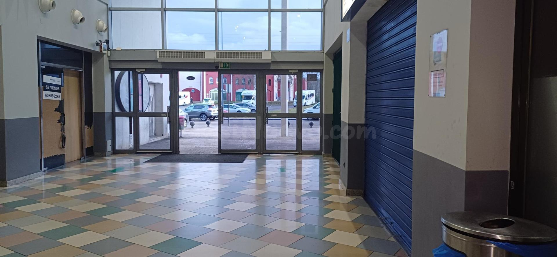 LOCAL EN VENTA CENTRO COMERCIAL LAS CUMBRES DON BENITO