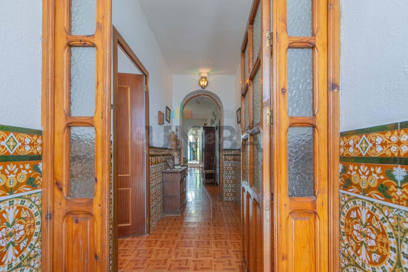 Casa en Venta en Segura de León – Amplia y con Patio - foto 2