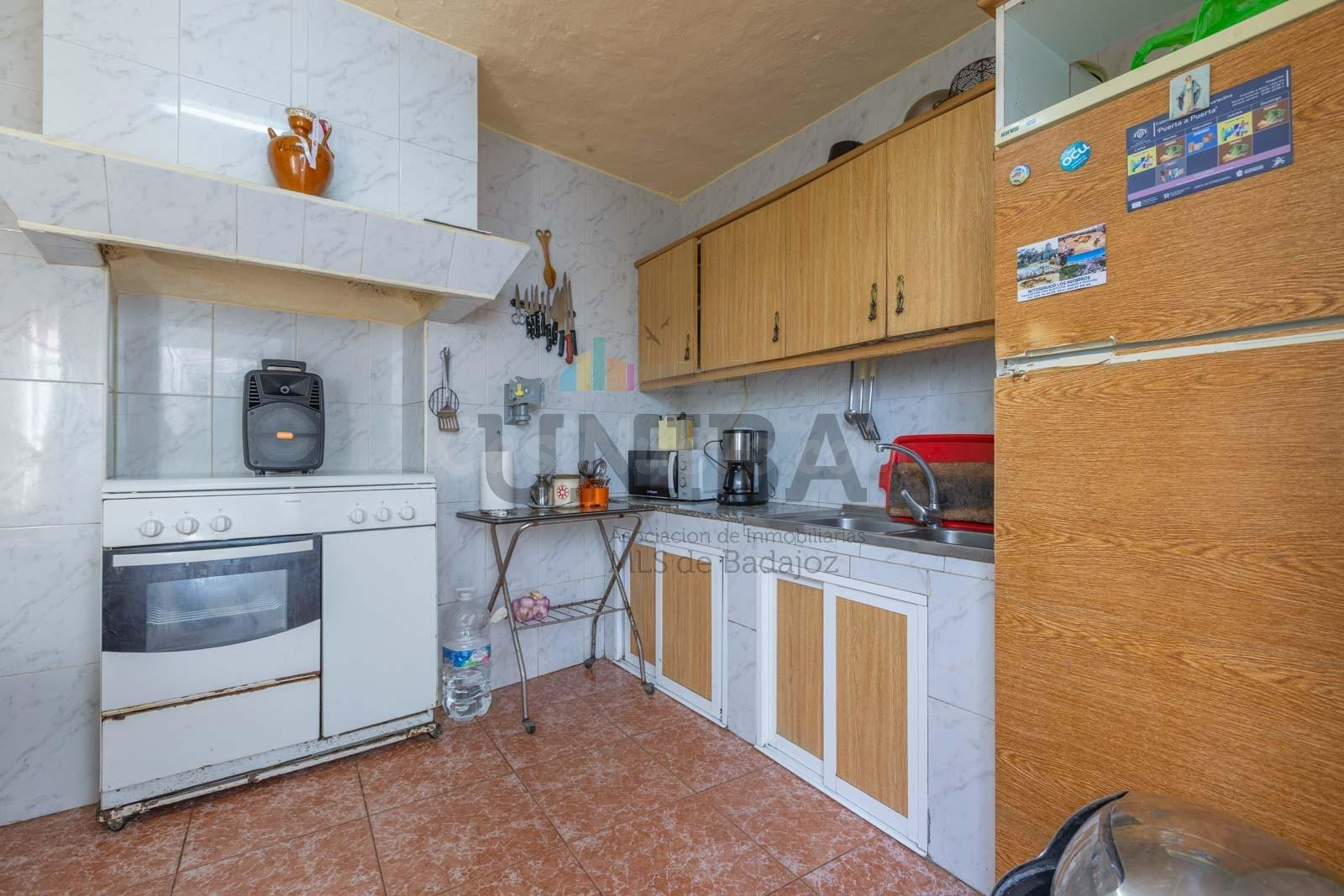 Casa en Venta en Segura de León – Amplia y con Patio - foto 5