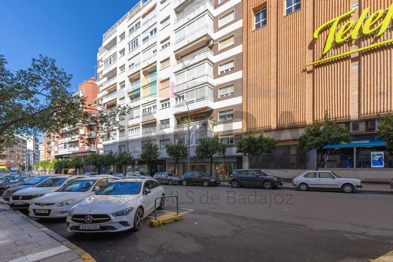 ESTUPENDO PISO JUNTO AL CORTE INGLES - foto 2