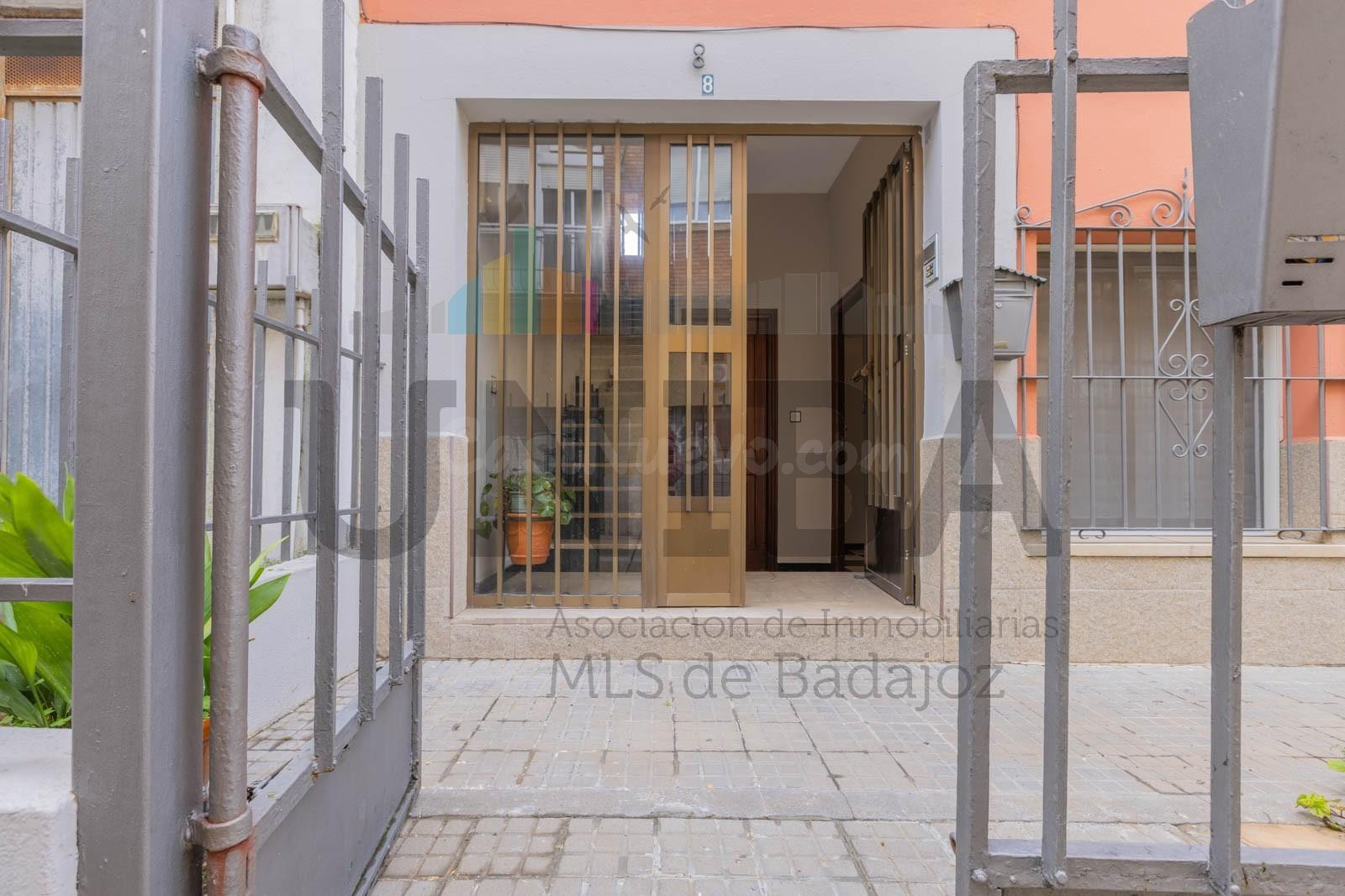 Casa completa en venta en Pardaleras — Badajoz - foto 3