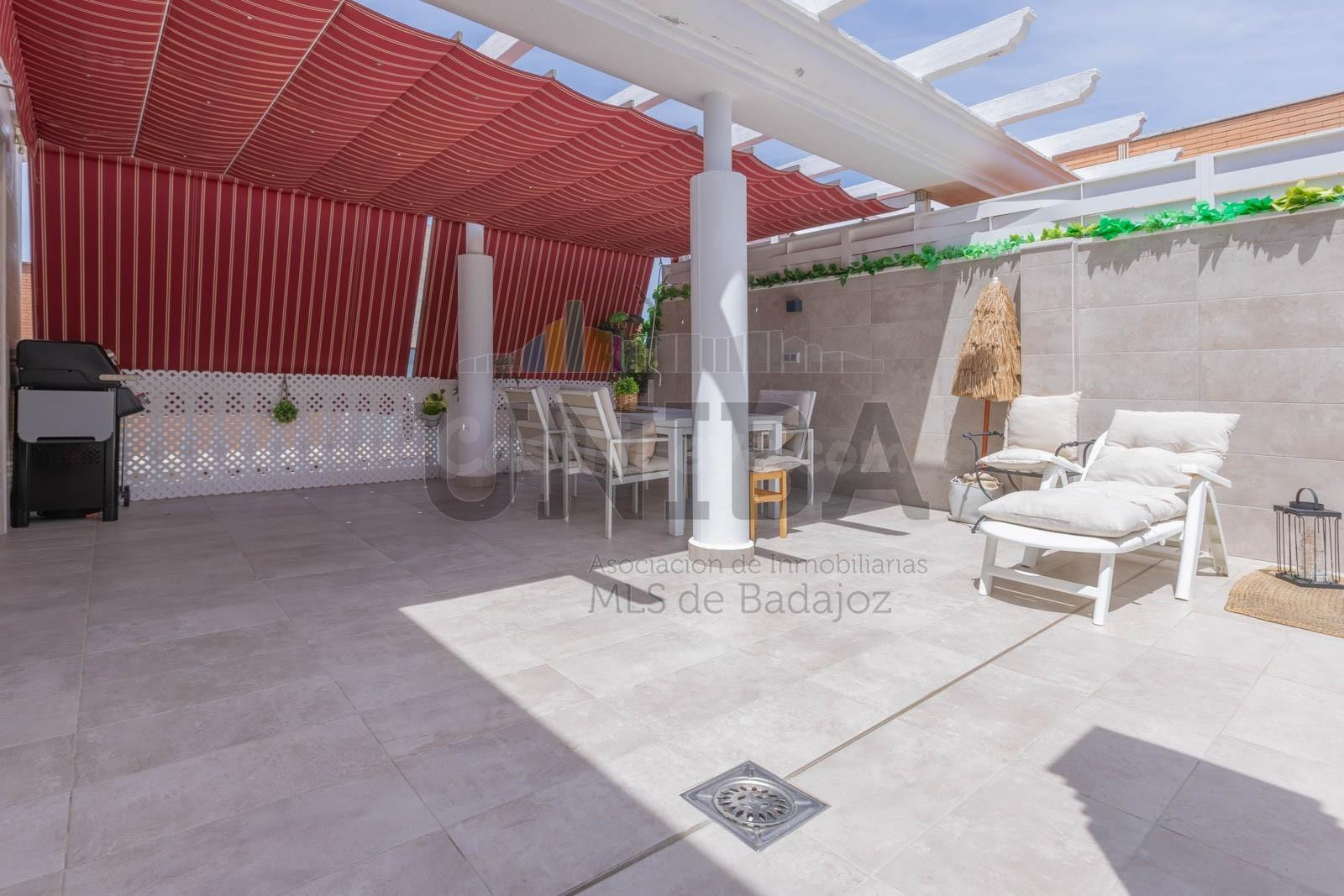Magnífico ático en Urbanización Guadiana