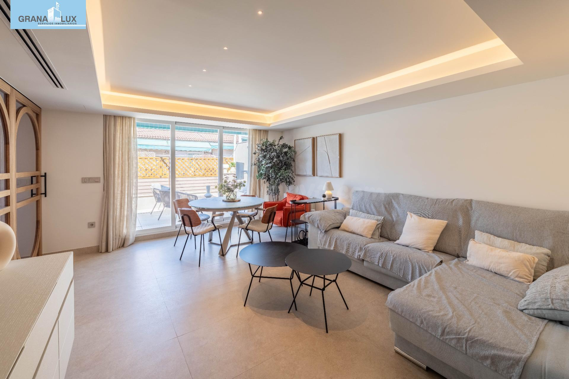 Impresionante Vivienda de Lujo con Diseño Moderno y Comodida