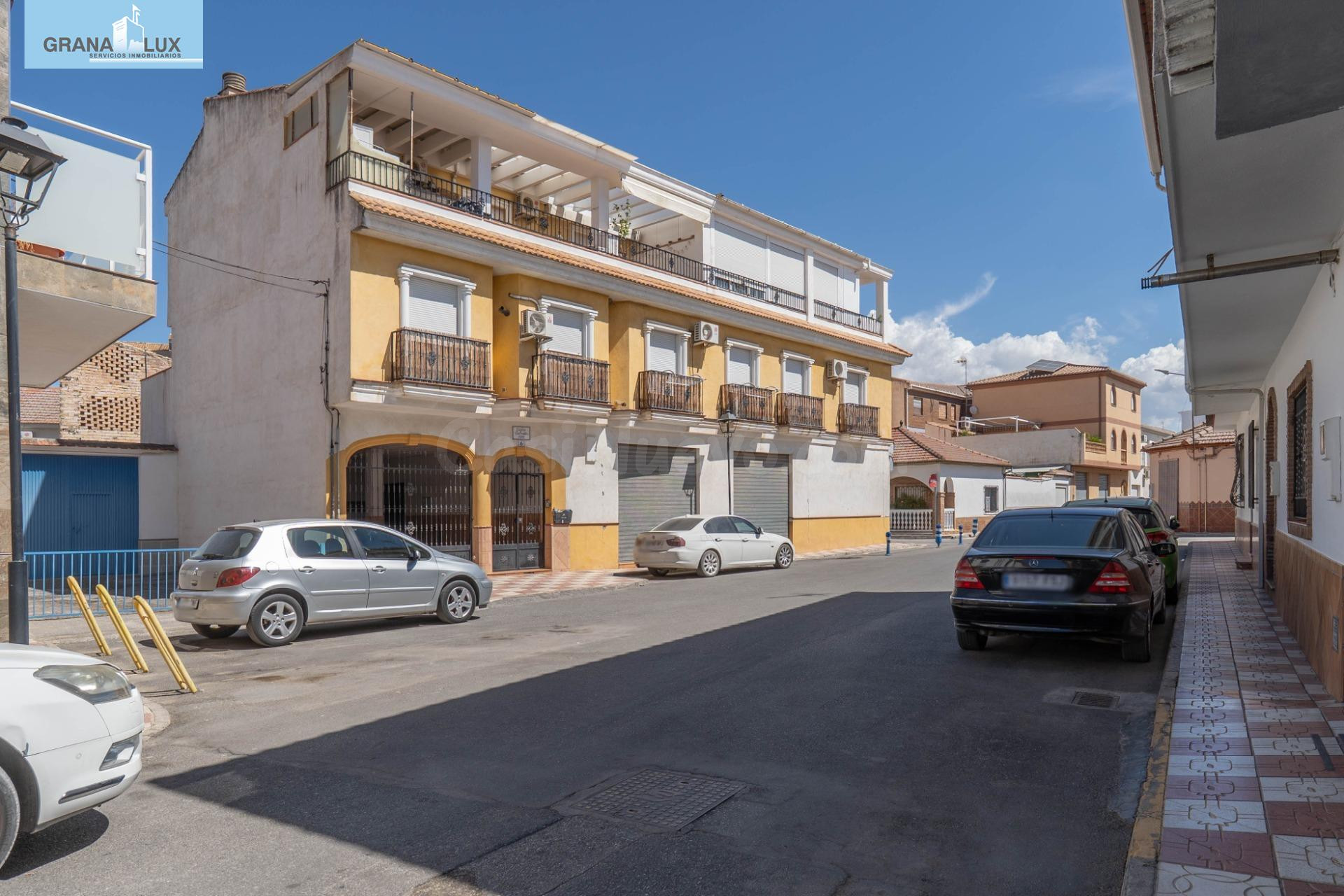 Piso en Churriana de la Vega (Granada) con plaza de garaje y - foto 2