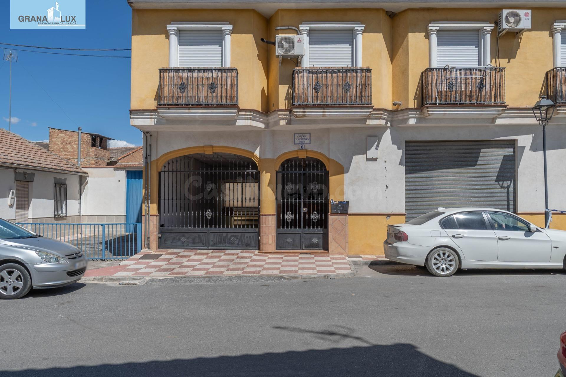 Piso en Churriana de la Vega (Granada) con plaza de garaje y - foto 3