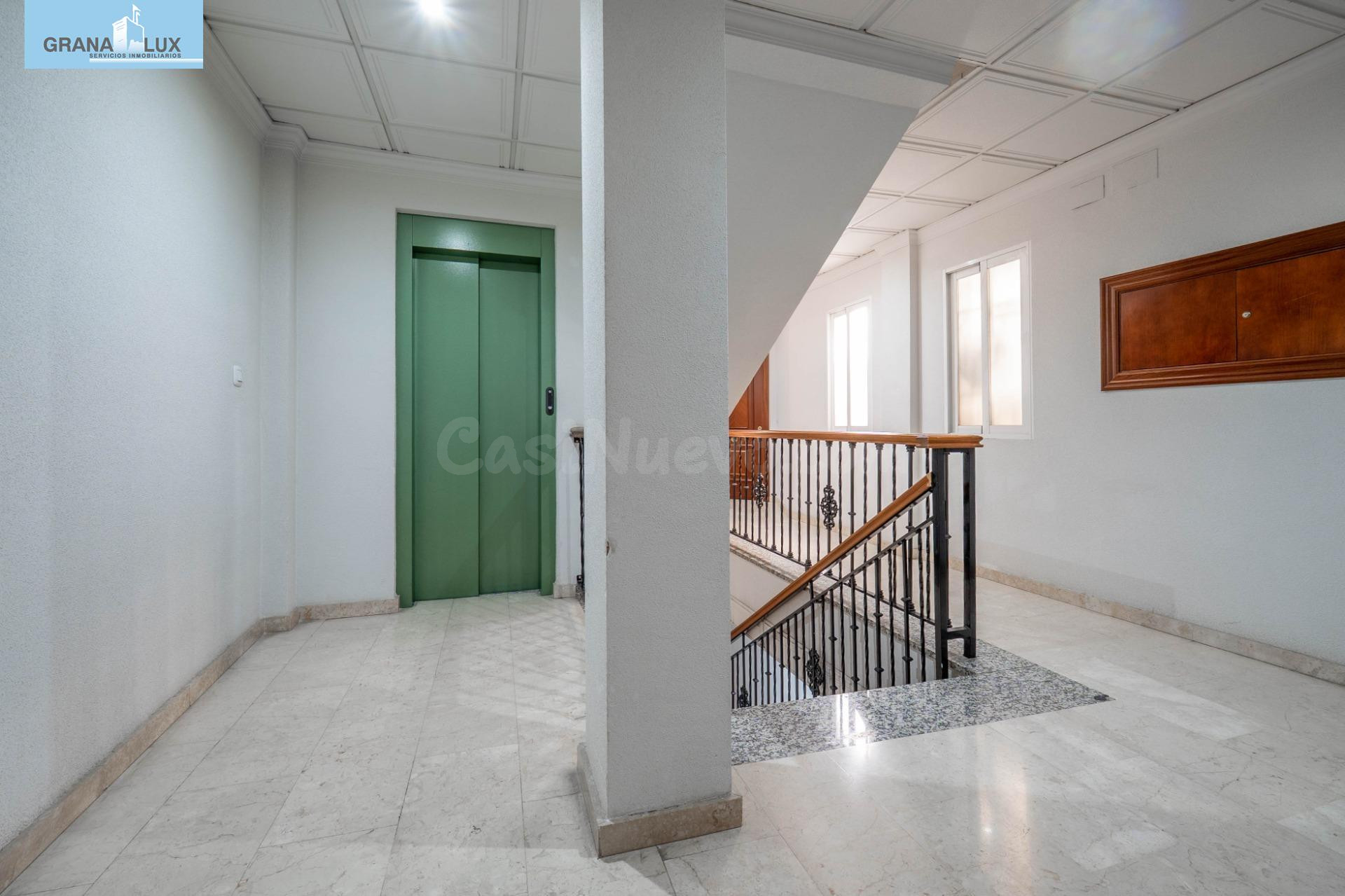 Piso en Churriana de la Vega (Granada) con plaza de garaje y - foto 5