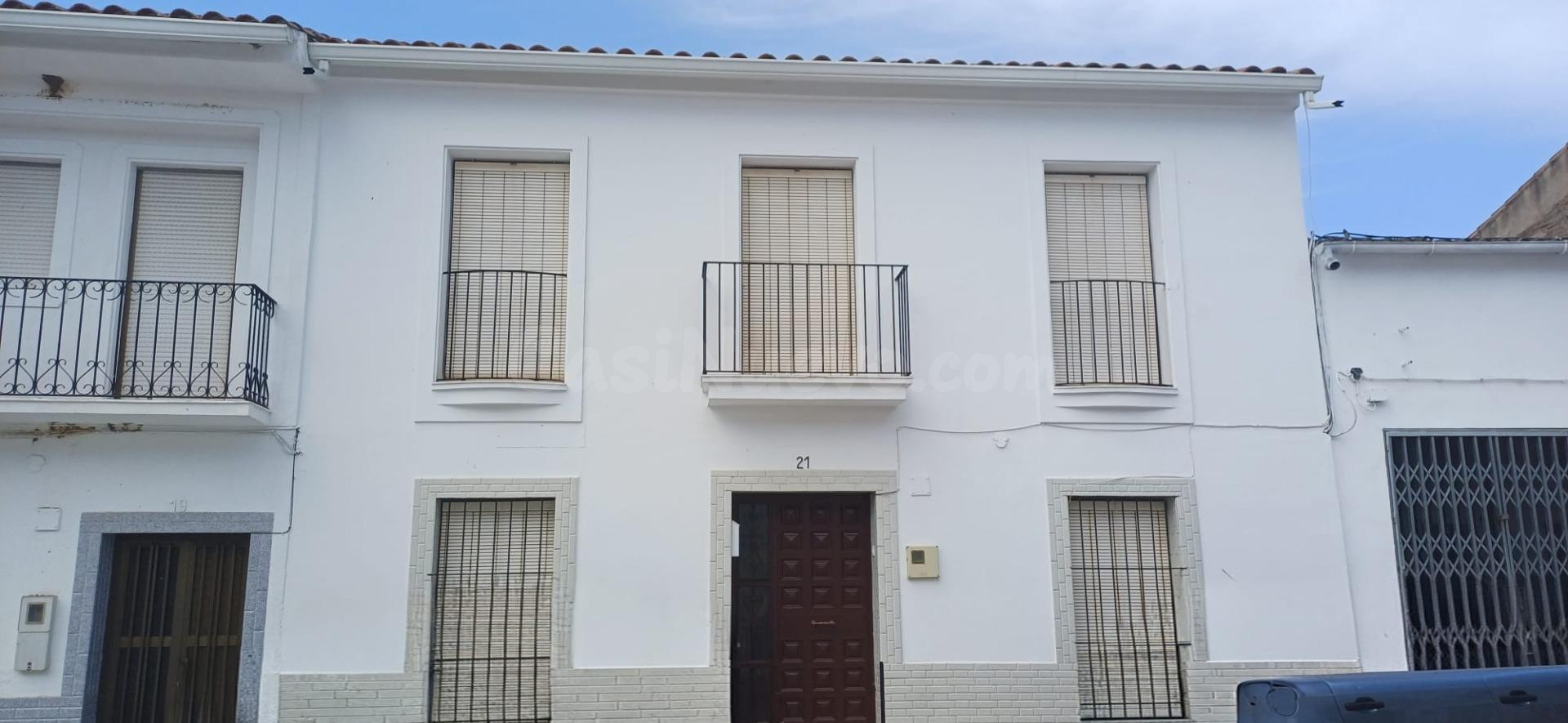 ESPECTACULAR CASA EN CHELES