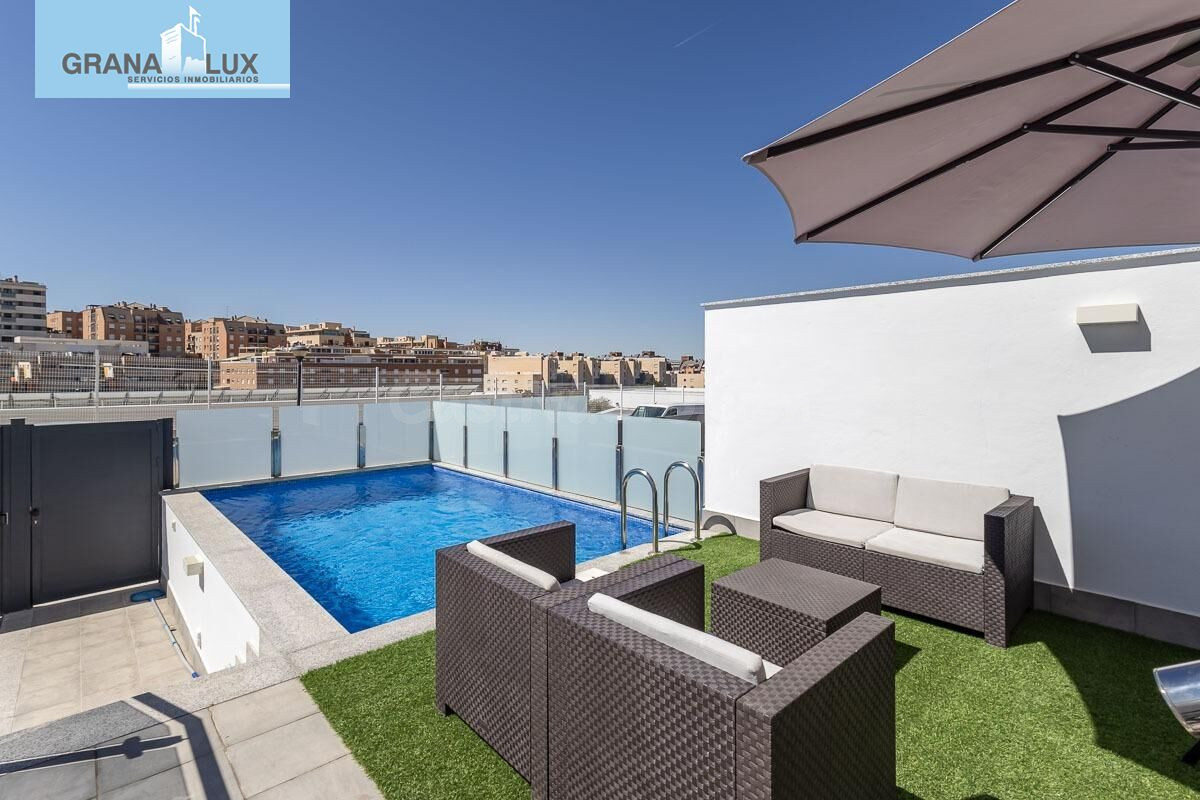 Vivienda de lujo en Urbanización SERRALLO HILLS.