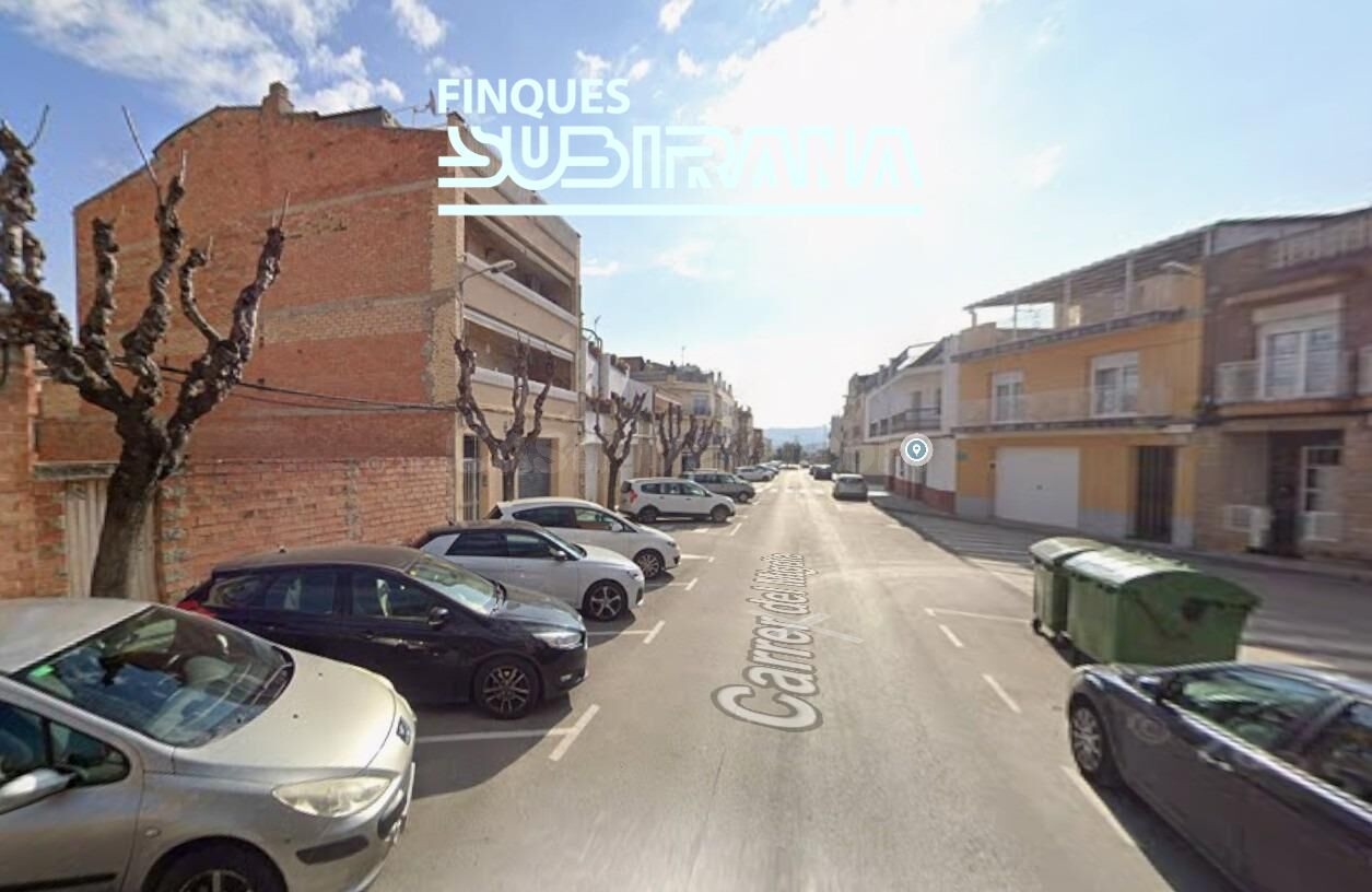 SOLAR EN VENDA AL CENTRE DE VILANOVA DEL CAMÍ – UBICACIÓ IMM - foto 2