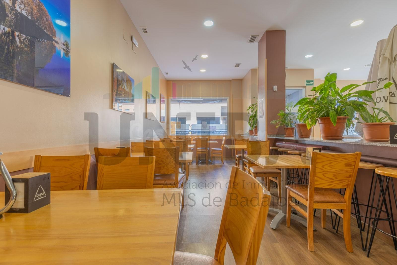 Traspaso de bar-restaurante en pleno funcionamiento en Cerro - foto 5