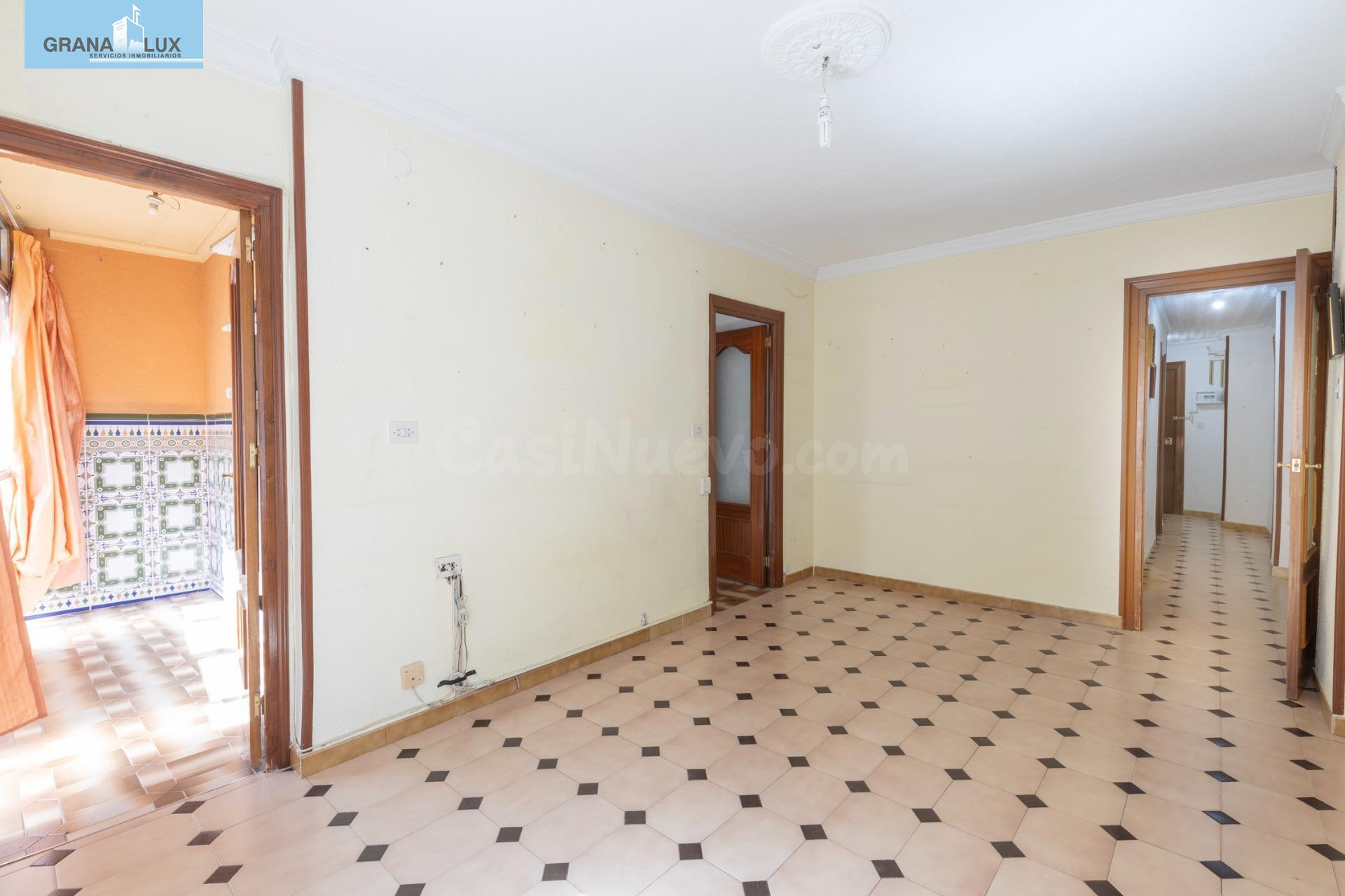 Piso de 3 dormitorios en planta alta, luminoso y con balcón  - foto 3