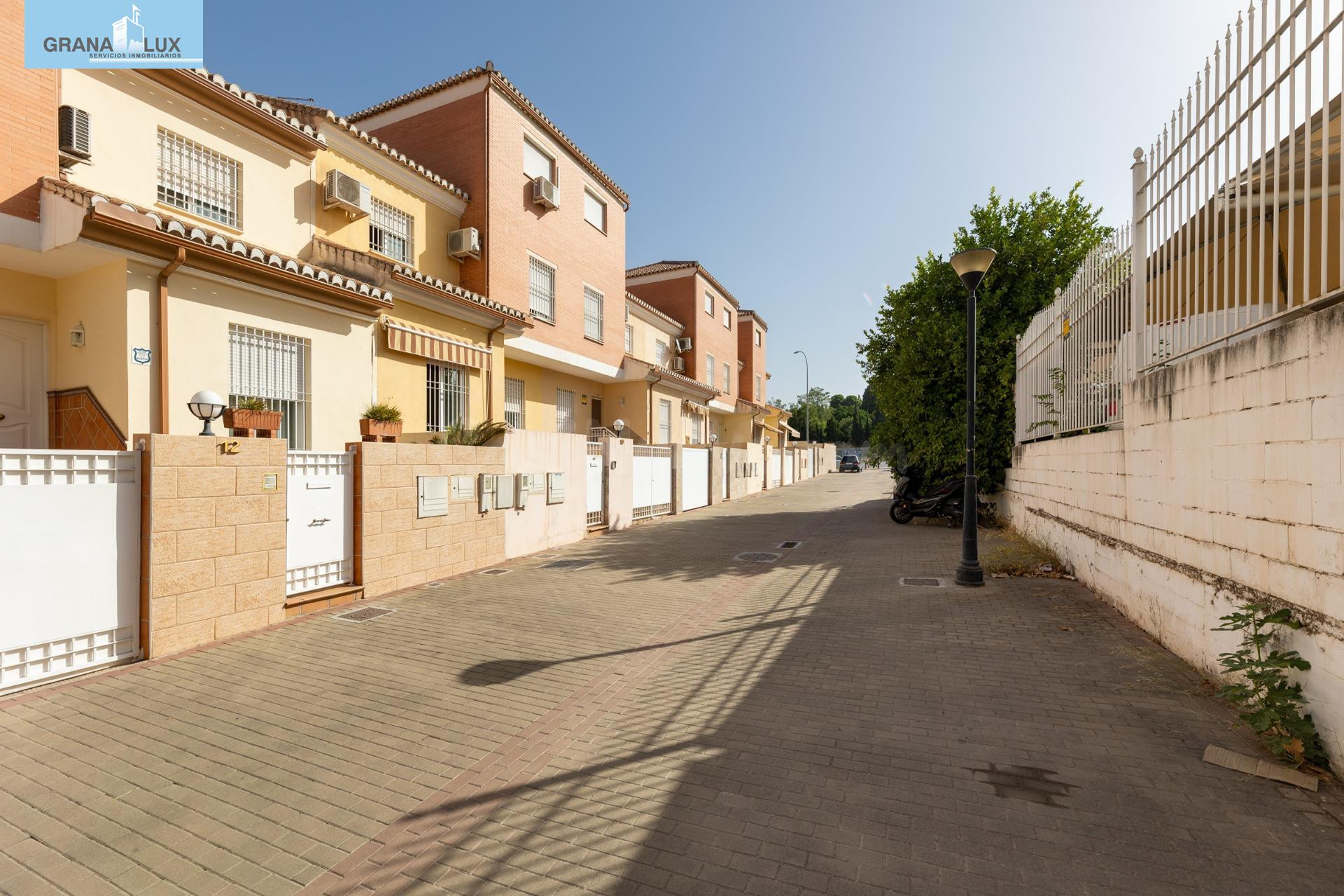 Adosado en venta en Barrio de los Periodistas - Granada