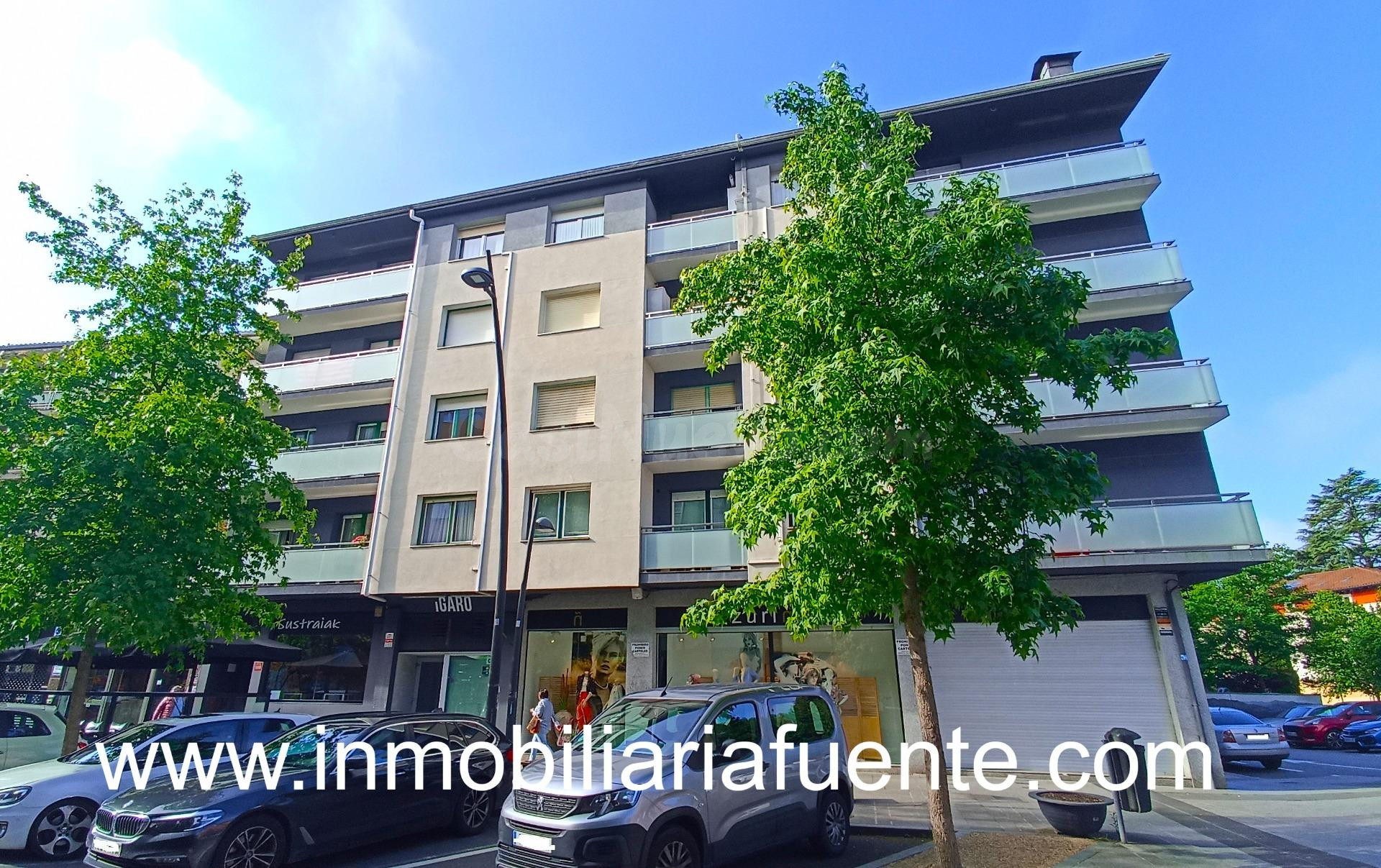 SE VENDE LOCAL COMERCIAL EN EL CENTRO DE ZALLA