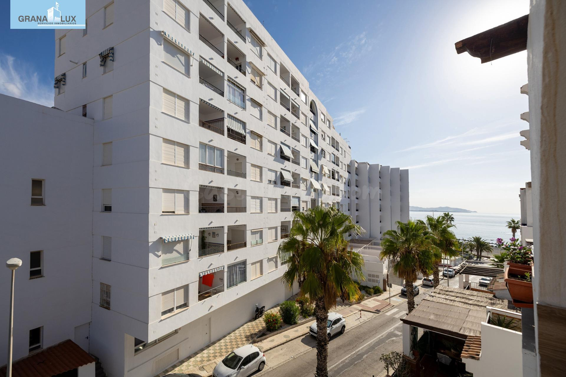 Dúplex de 4 dormitorios con vistas al mar, terraza y piscina