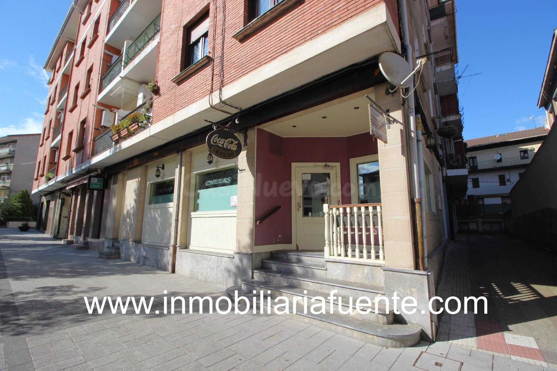LOCAL COMERCIAL EN EL CENTRO DE ZALLA, PREPARADO PARA HOSTEL - foto 2