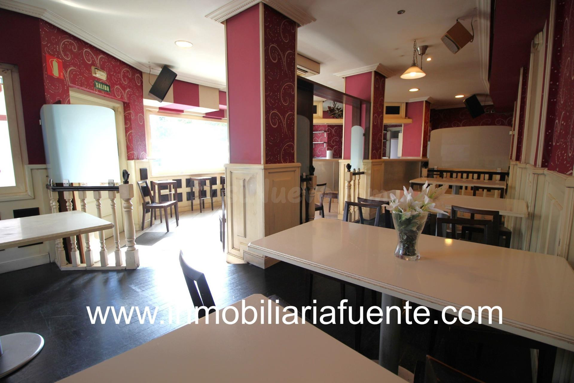 LOCAL COMERCIAL EN EL CENTRO DE ZALLA, PREPARADO PARA HOSTEL - foto 3