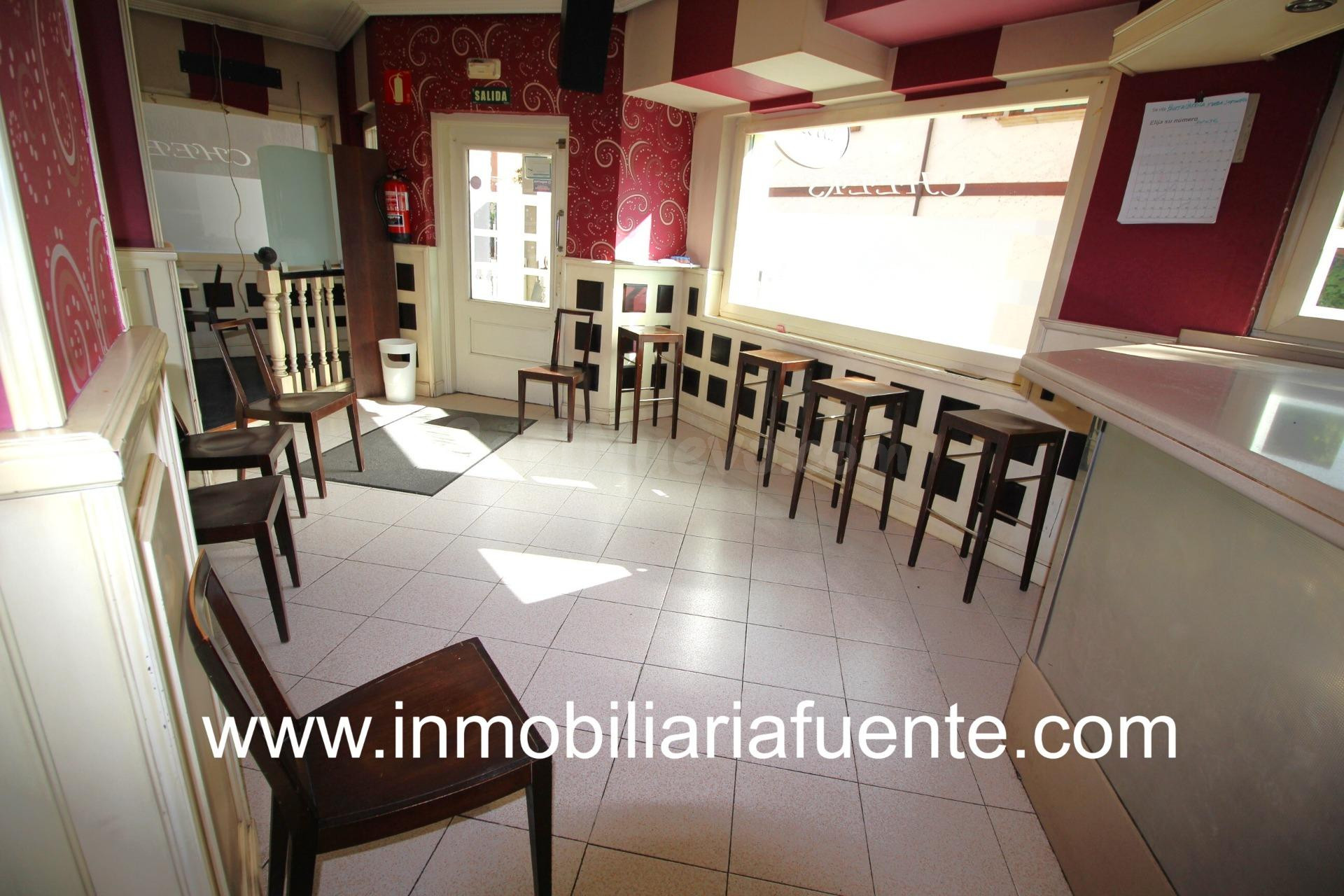 LOCAL COMERCIAL EN EL CENTRO DE ZALLA, PREPARADO PARA HOSTEL - foto 4