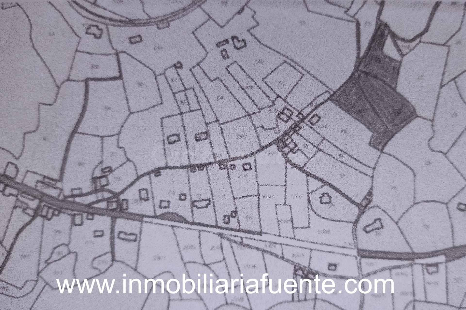 SE VENDEN TERRENOS EN ZALLA - foto 2