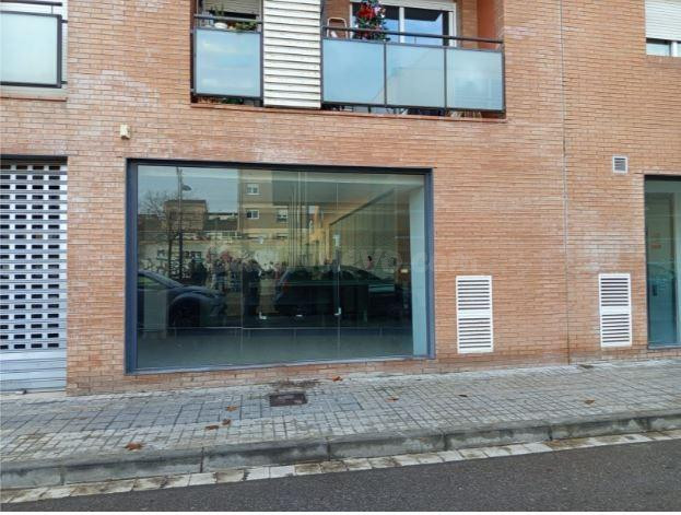 LOT DE LOCALS COMERCIALS, MAGATZEM I APARCAMENT A VILANOVA D - foto 2