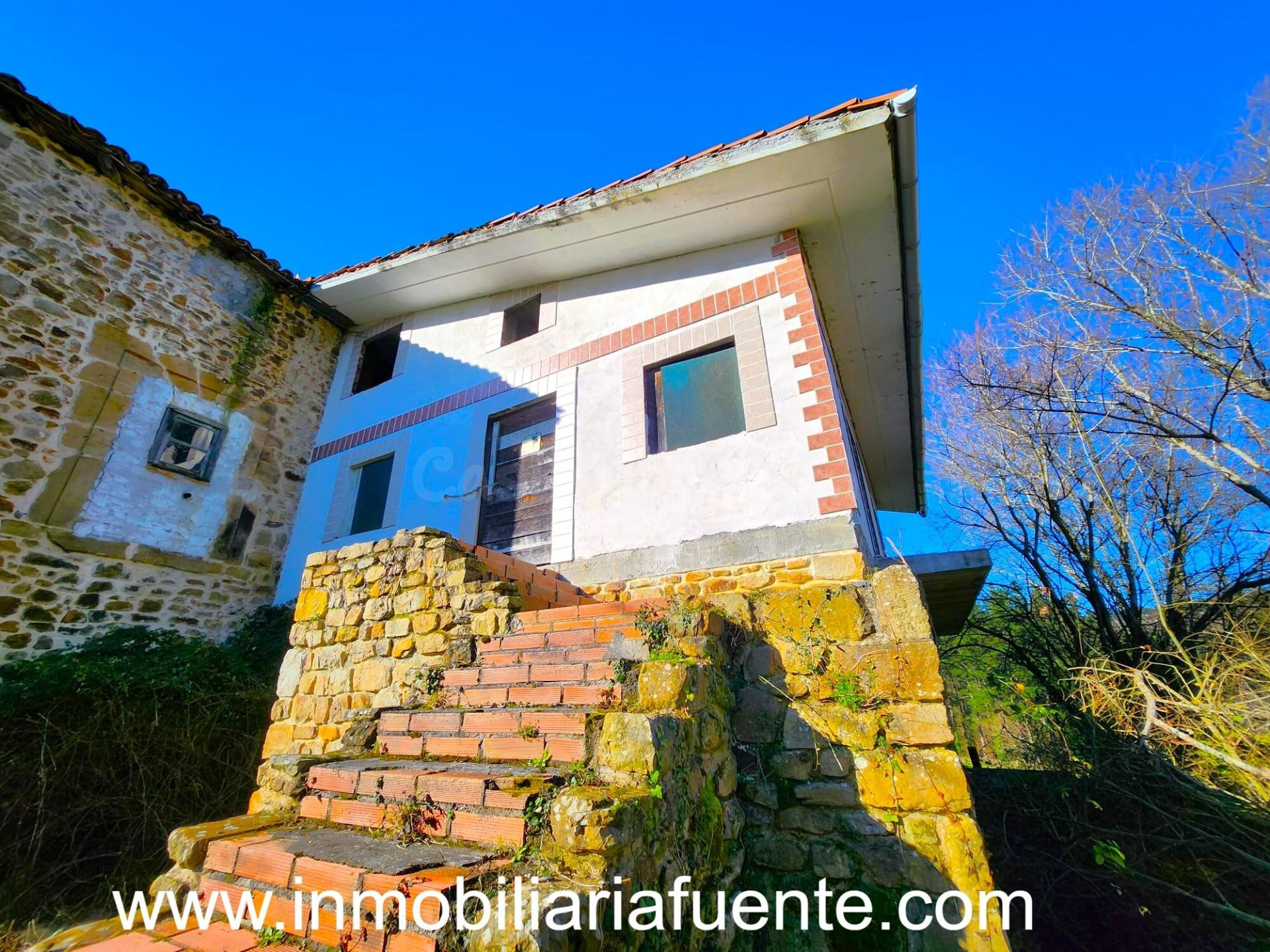 CASA DE 3 PLANTAS CON TERRENO EN ARTZENTALES - foto 2