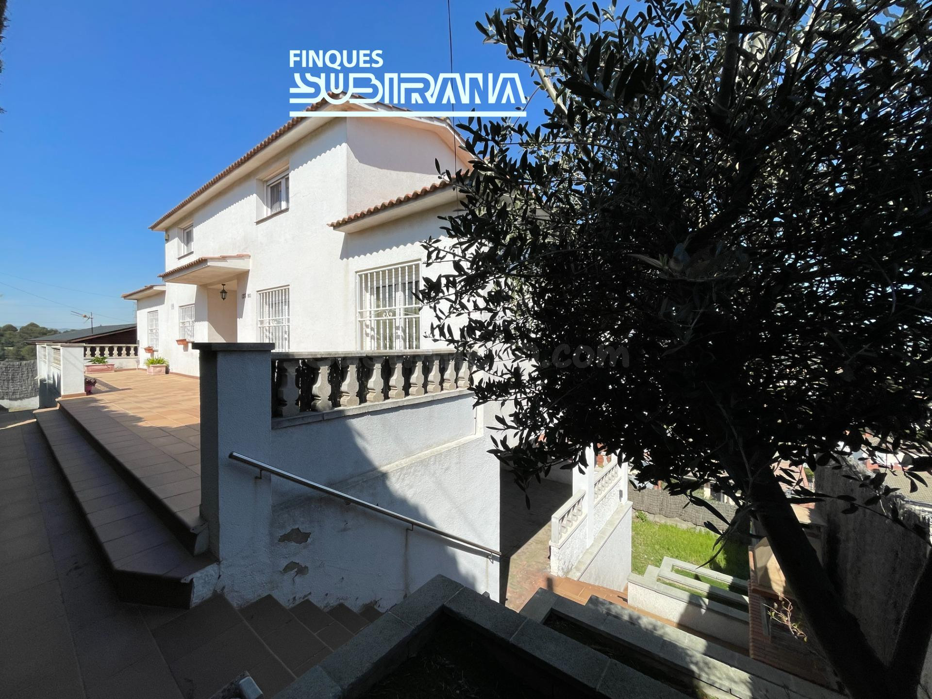 CASA A QUATRE VENTS A MASQUEFA - VISTES A MONTSERRAT -  Avda