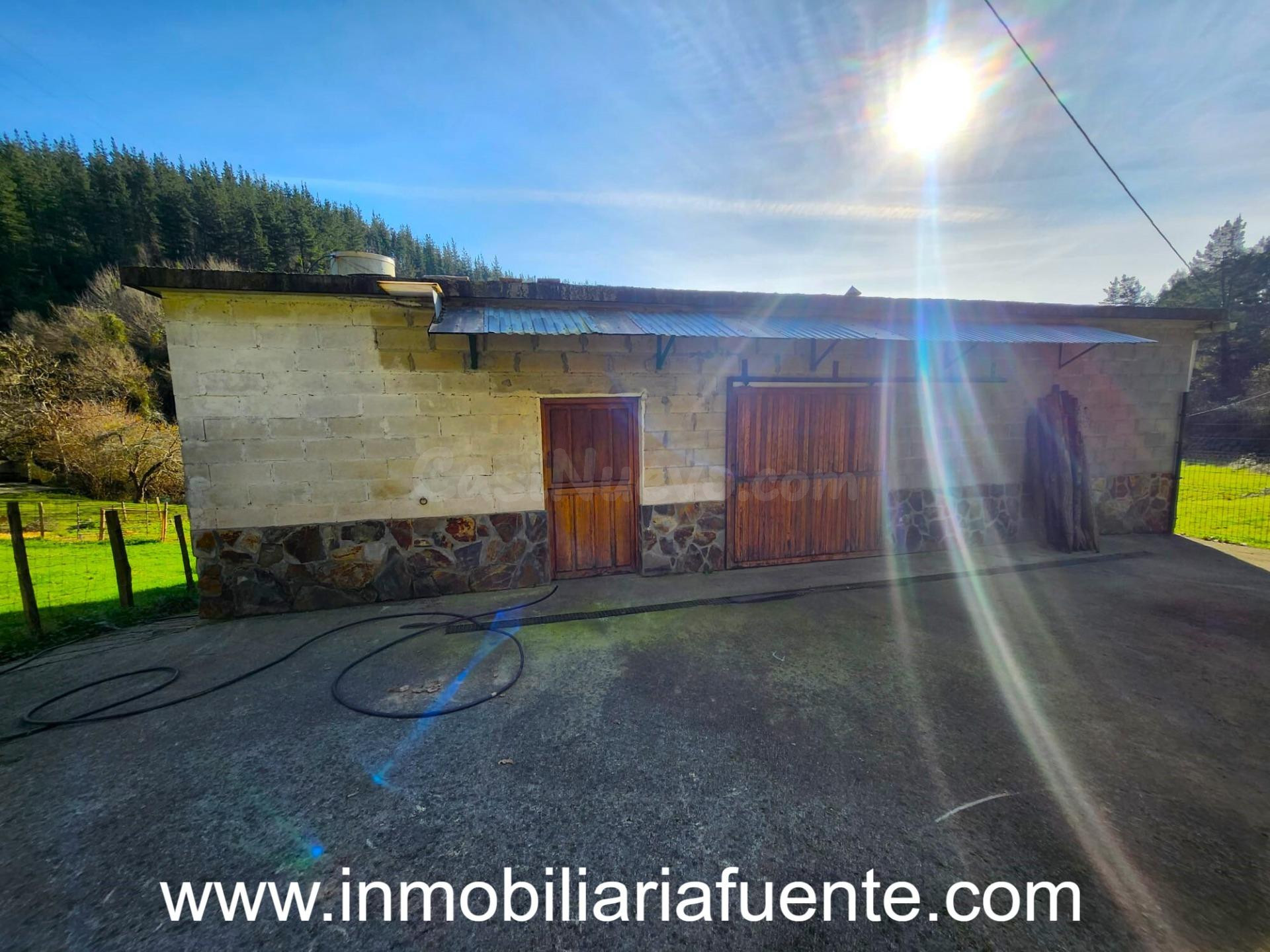 SE VENDE TERRENO CON PABELLON EN ARANGUREN, ZALLA