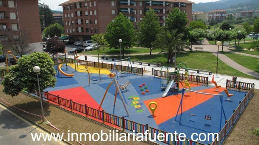 SE VENDE PARCELA DE GARAJE CERRADO EN ZALLA - foto 3