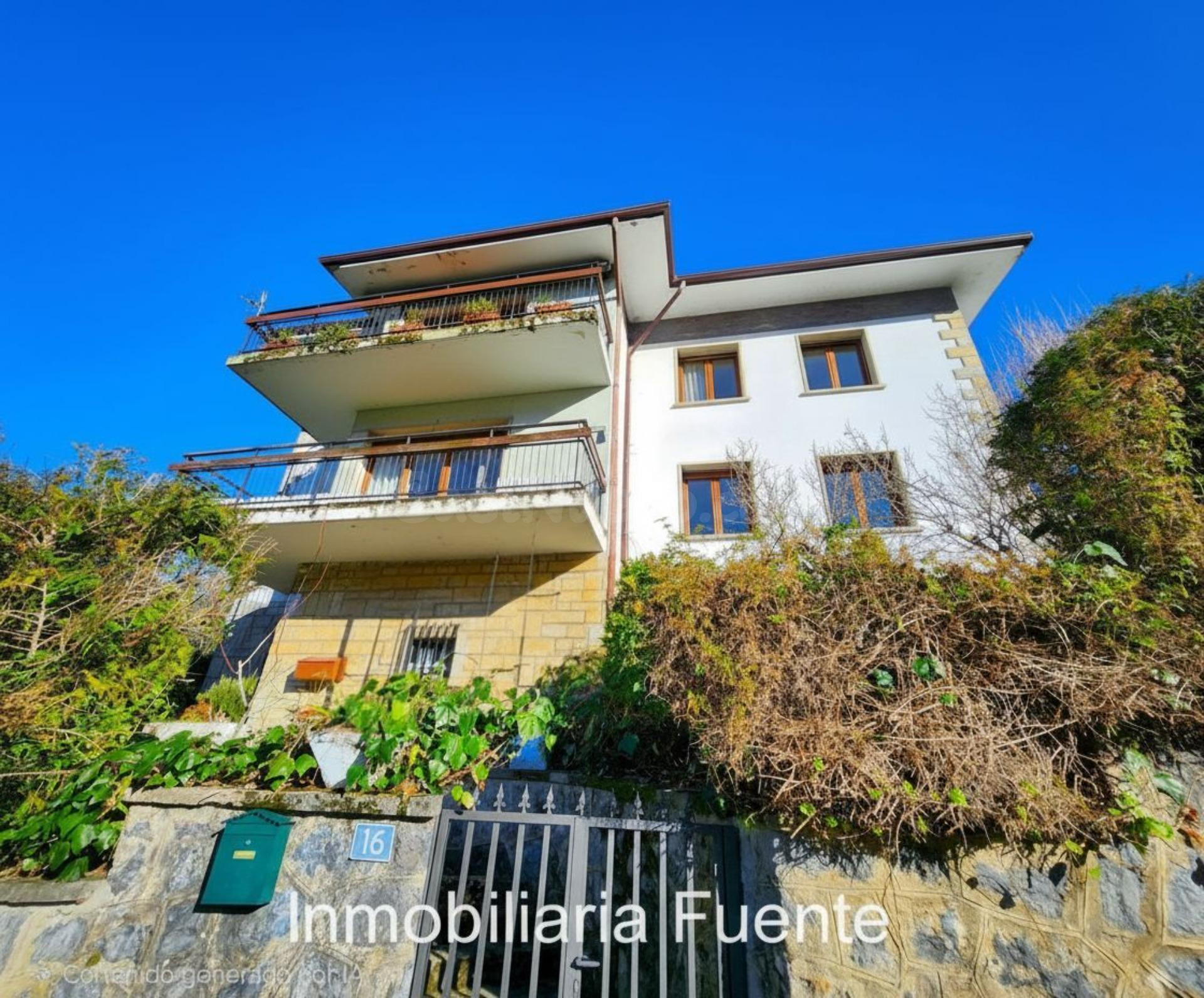 CASA BIFAMILIAR EN ZALLA, LA HERRERA CON TERRENO DE 756 M2