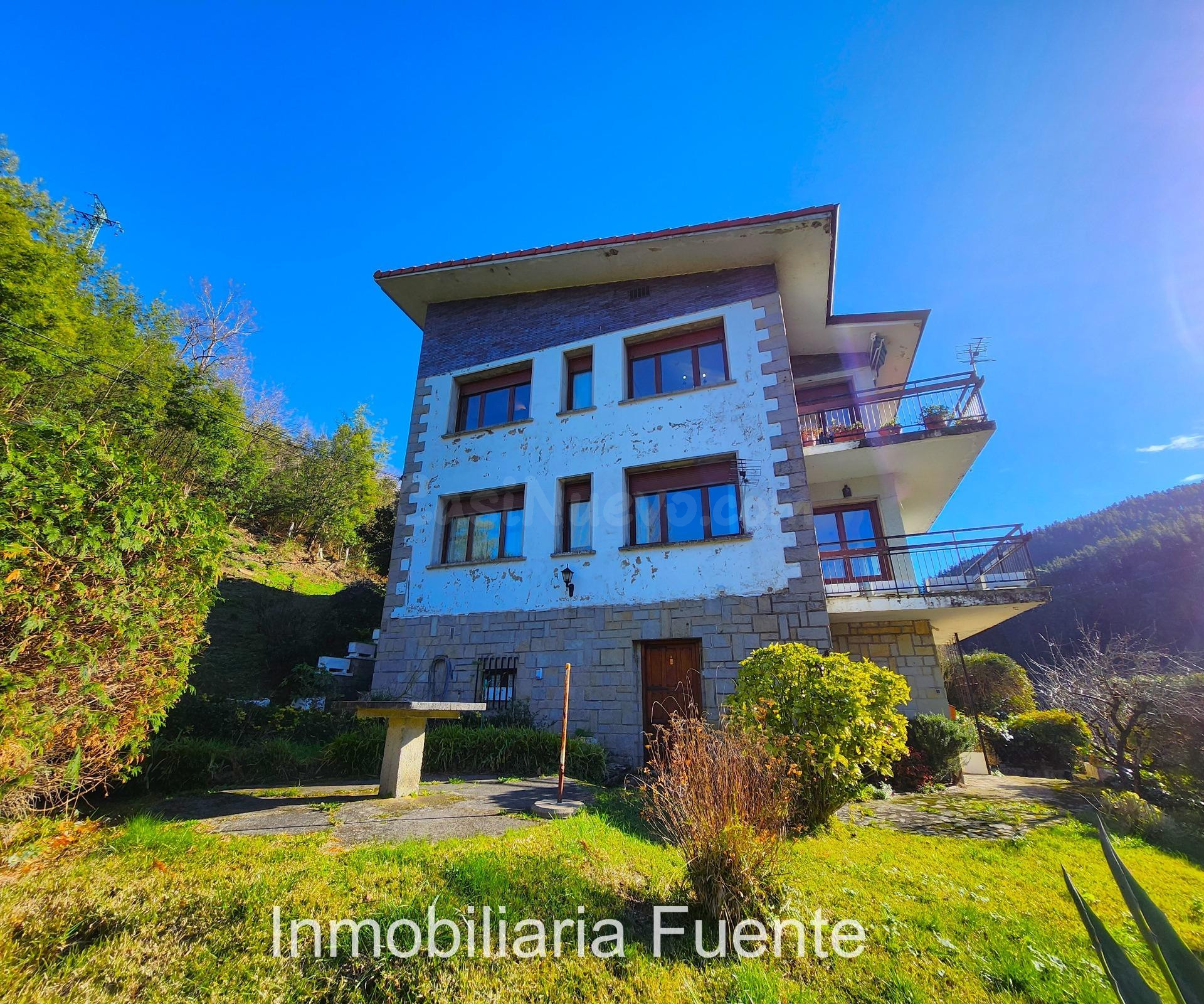 CASA BIFAMILIAR EN ZALLA, LA HERRERA CON TERRENO DE 756 M2 - foto 4