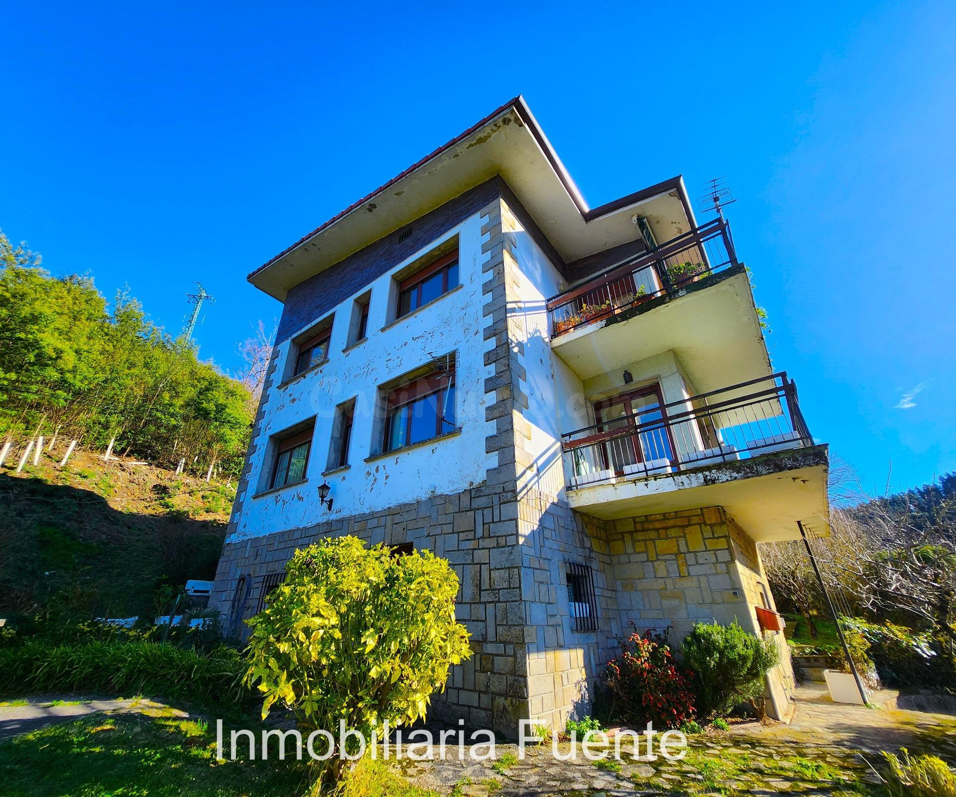 CASA BIFAMILIAR EN ZALLA, LA HERRERA CON TERRENO DE 756 M2 - foto 5