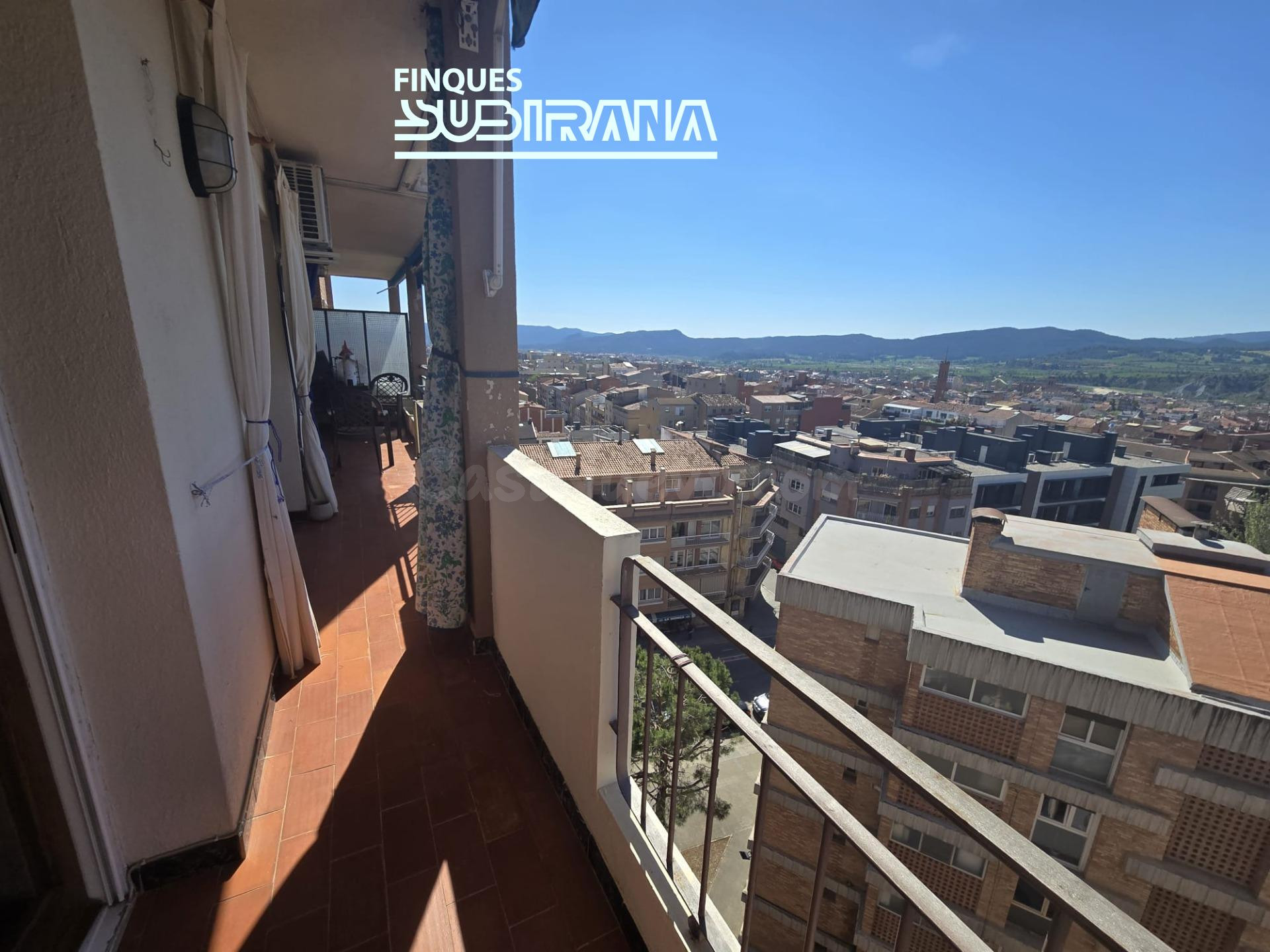 PIS EN VENDA A IGUALADA - POBLE SEC * Edifici amb ASCENSOR - foto 4