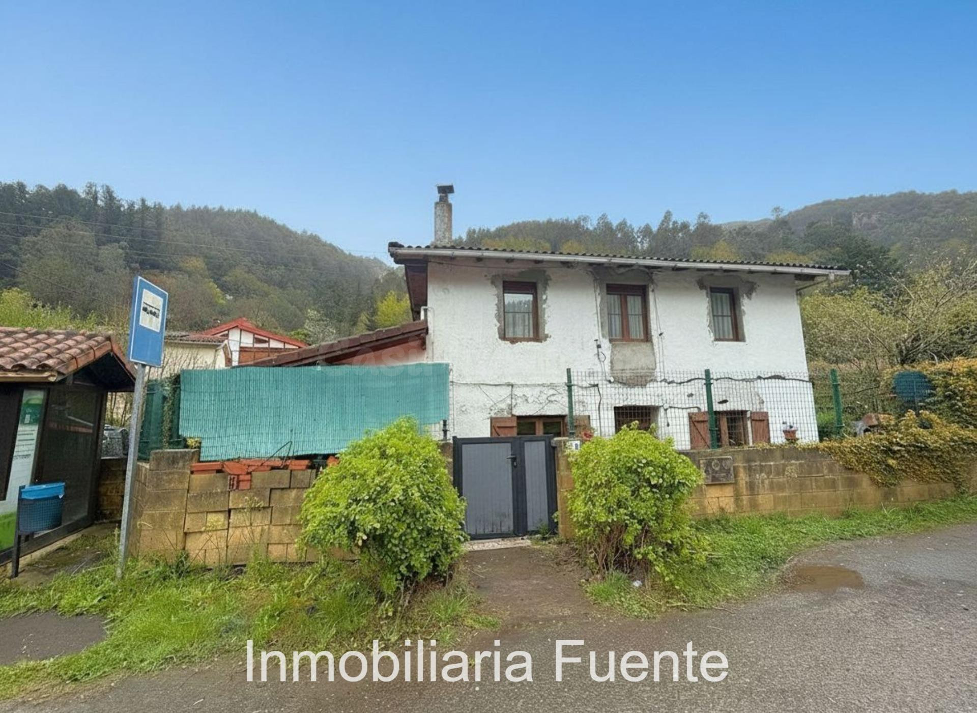 CASA CON JARDIN EN GALDAMES