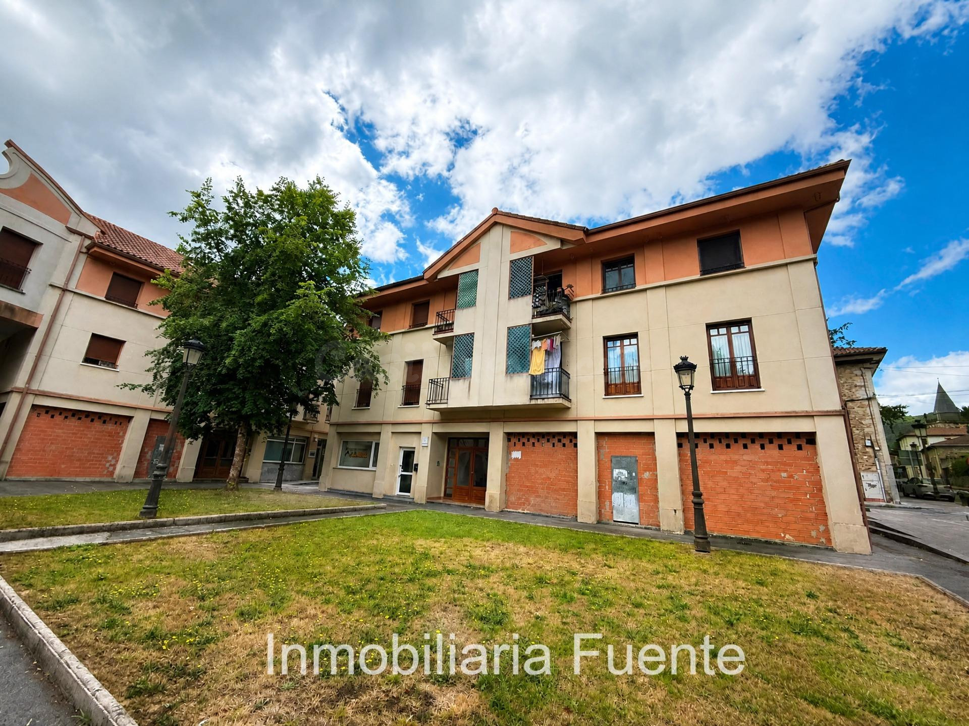 SE VENDE PISO EN ARTZENTALES CON PARCELA DE GARAJE