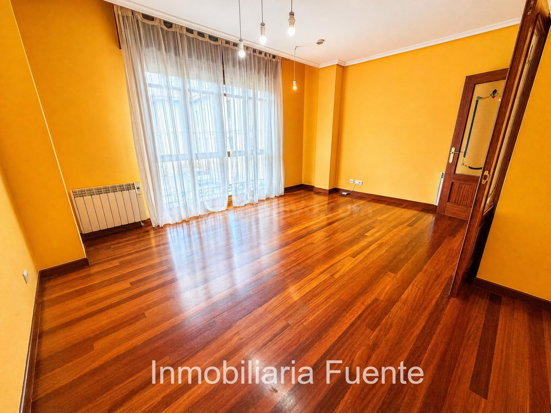 SE VENDE PISO EN ARTZENTALES CON PARCELA DE GARAJE - foto 2
