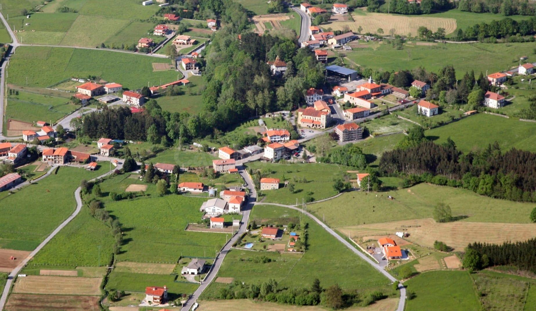 Terreno de 16.460 m2 en Villaverde de Trucios