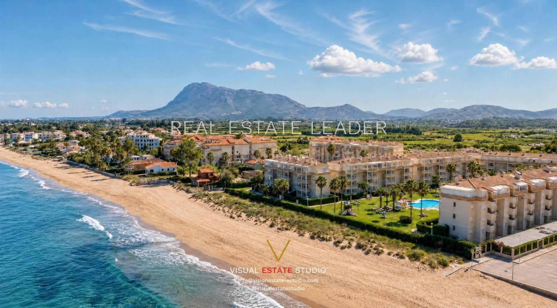 UNA ESQUINA JUNTO AL MAR: 150 M2, JARDÍN PRIVADO Y TODO LIST