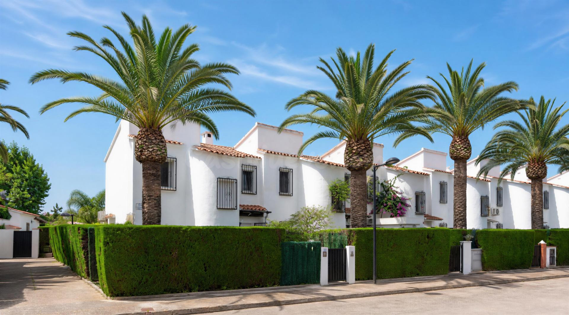 UNA ESQUINA JUNTO AL MAR: 150 M2, JARDÍN PRIVADO Y TODO LIST - foto 4