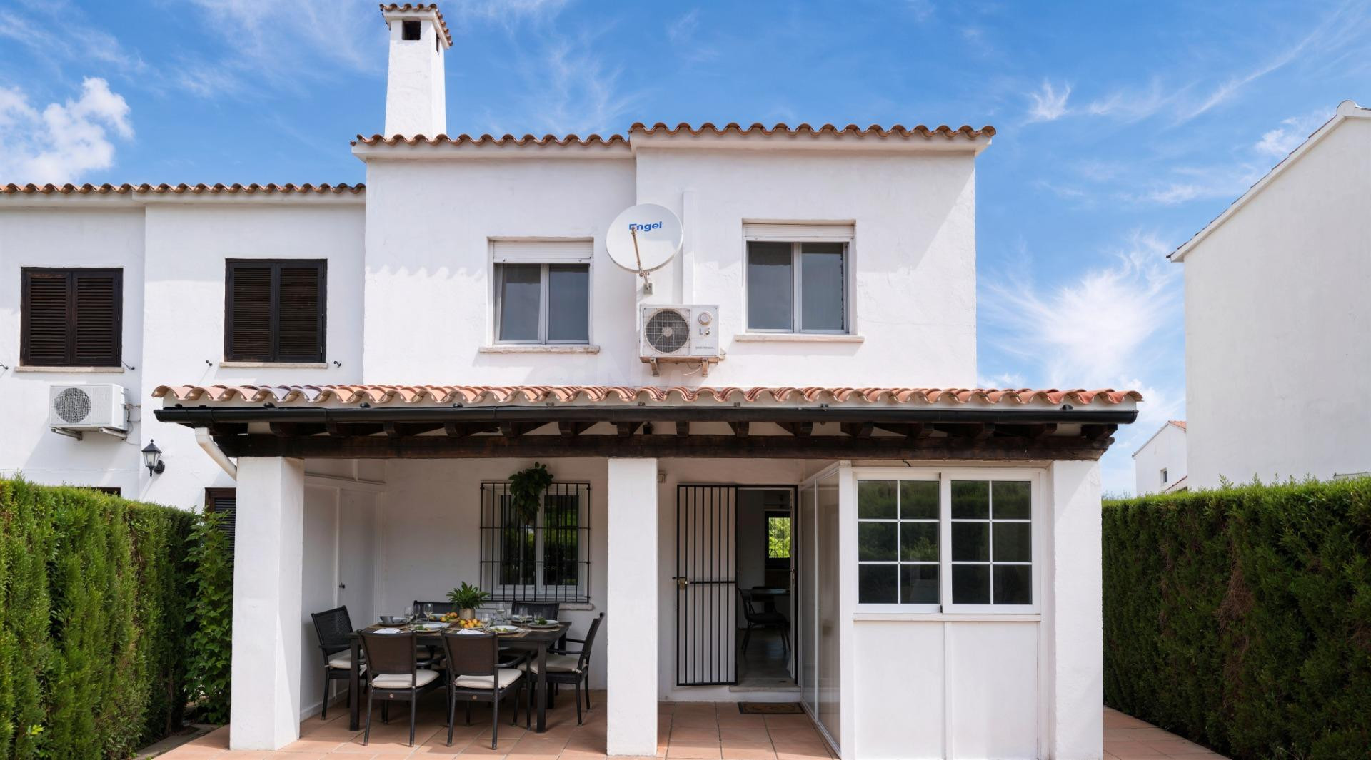 UNA ESQUINA JUNTO AL MAR: 150 M2, JARDÍN PRIVADO Y TODO LIST - foto 5