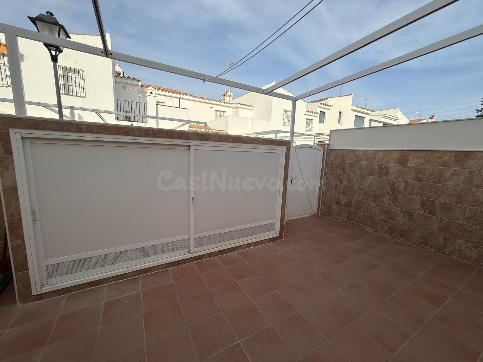 Adosado Urbanización Las Torres ( La Barrosa ) - foto 2