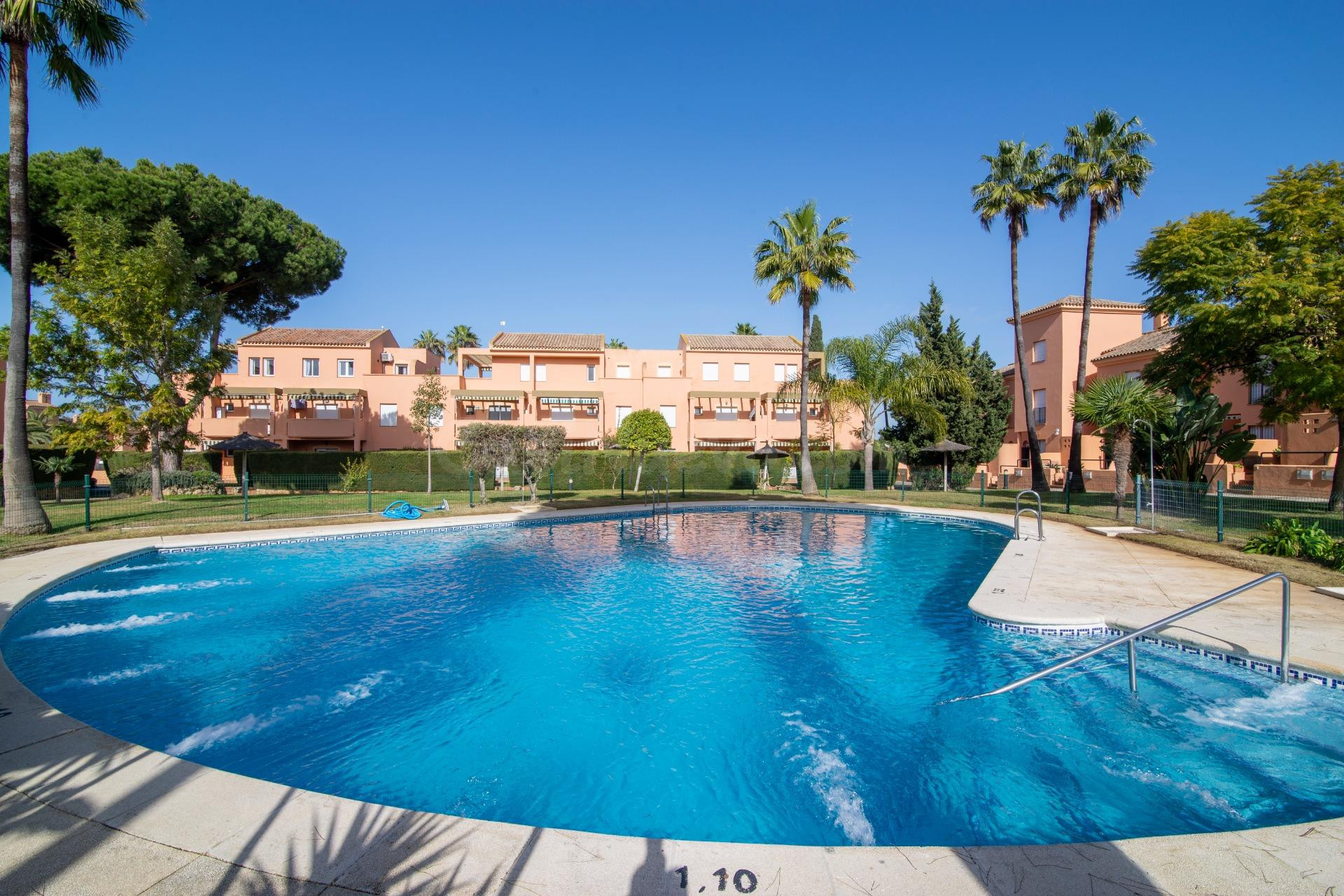 Espectacular apartamento en planta baja en  Novo Sancti-Petri