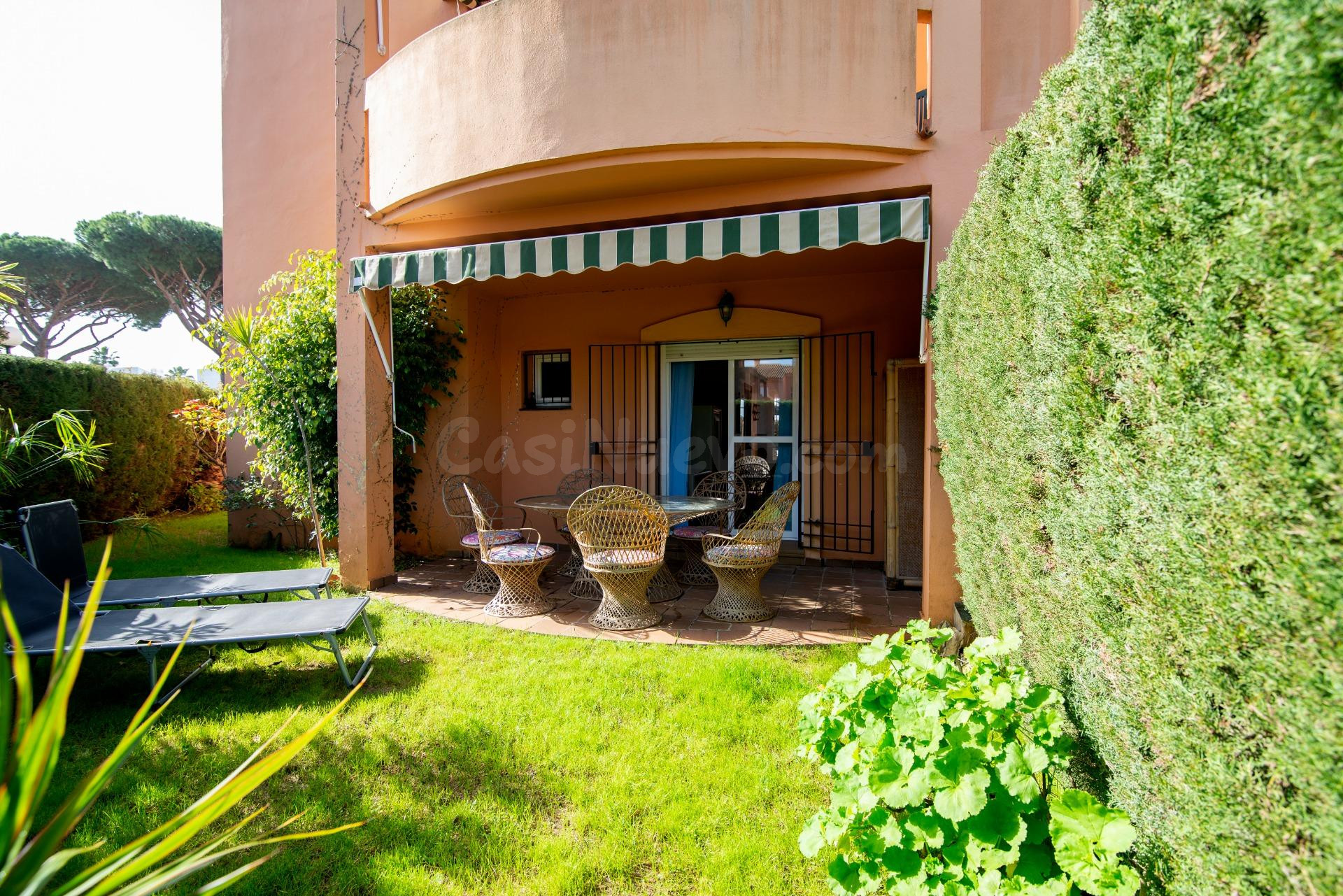 Espectacular apartamento en planta baja en  Novo Sancti-Petri - foto 3