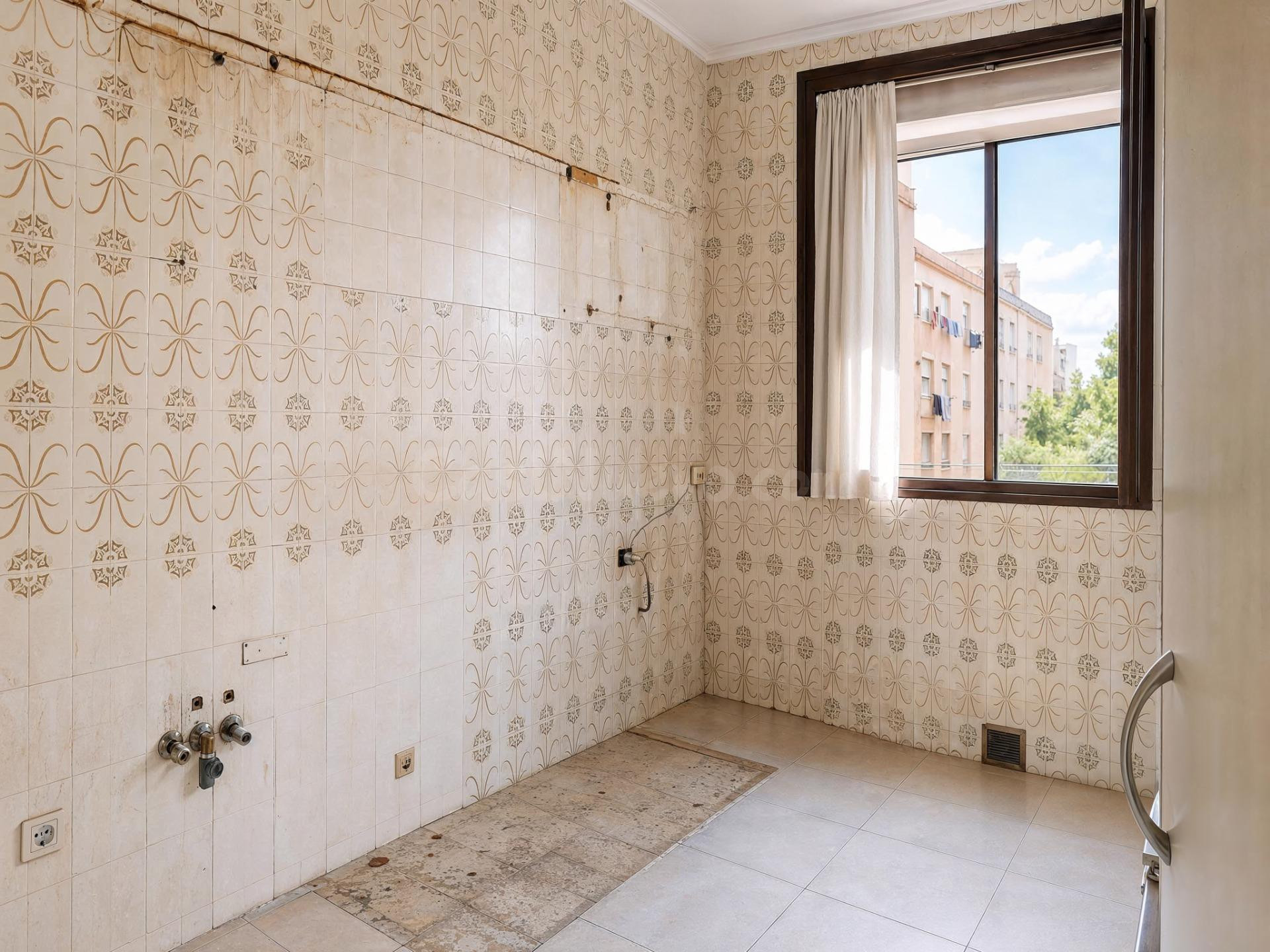 AVENIDA BURJASSOT EN PRIMERA LÍNEA DE VERDE: CUATRO habitaci - foto 2