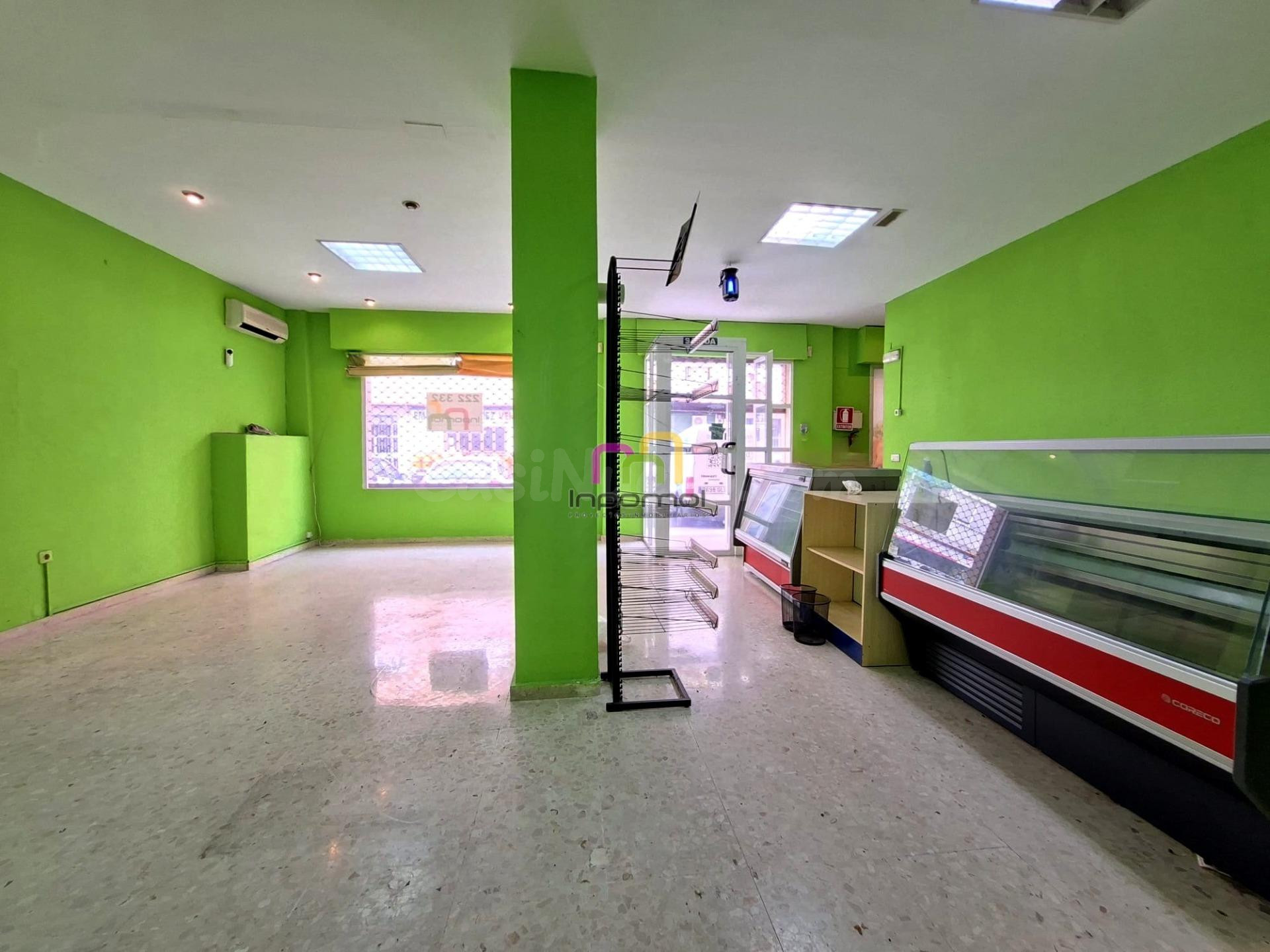 AMPLIO LOCAL CON 2 ESCAPARATES ZONA MARÍA AUXILIADORA, BADAJ - foto 2