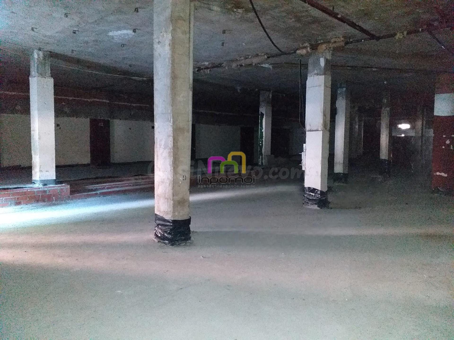 ALQUILER LOCAL COMERCIAL EN BRUTO; ZONA CENTRO!!