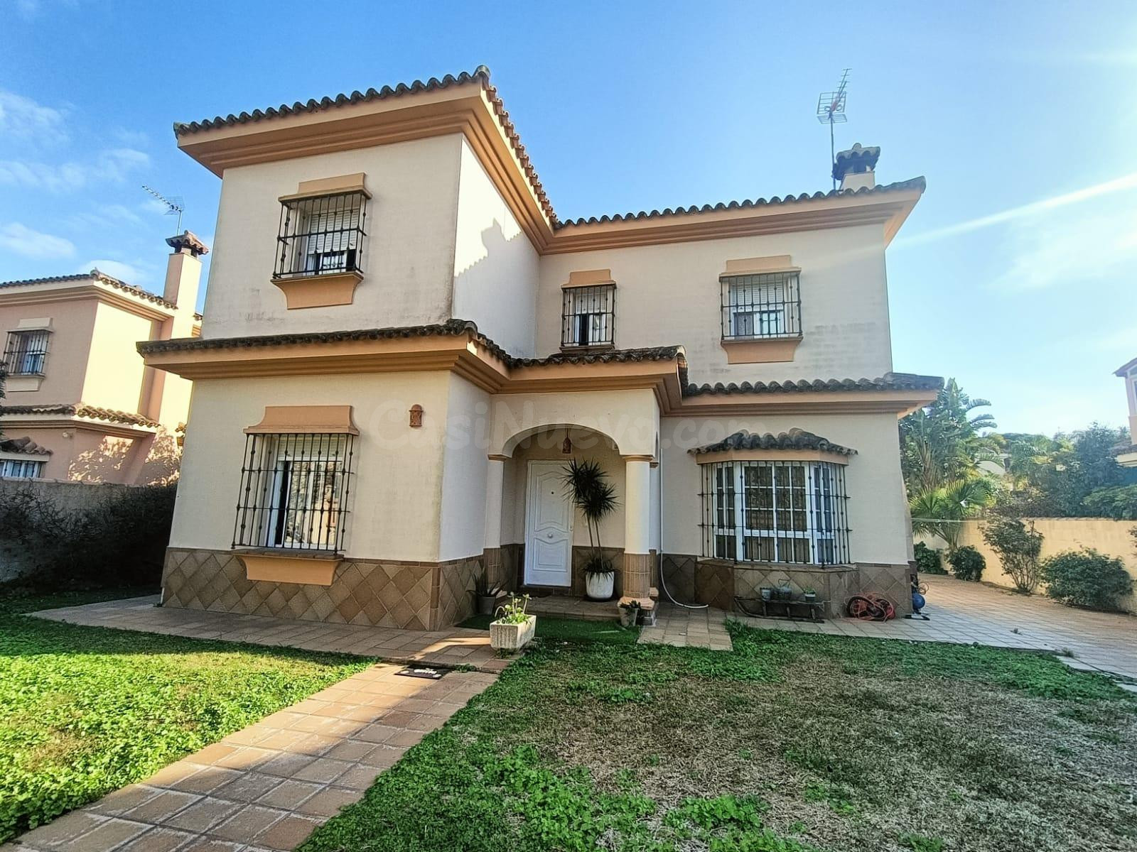 Chalet urbano en Mogarizas - foto 3