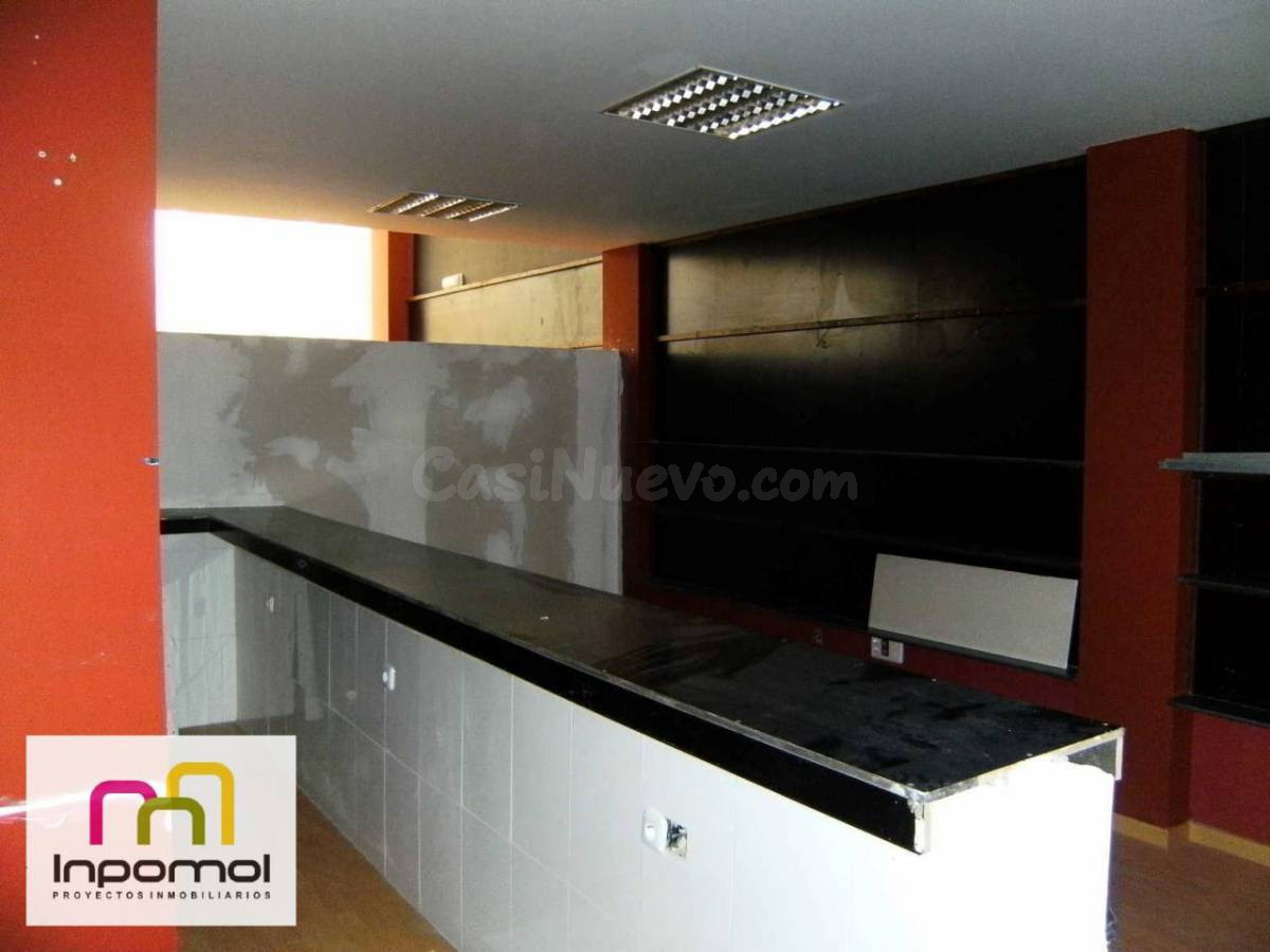 ¡¡AMPLIO LOCAL COMERCIAL EN ZONA INMEJORABLE!! - foto 3